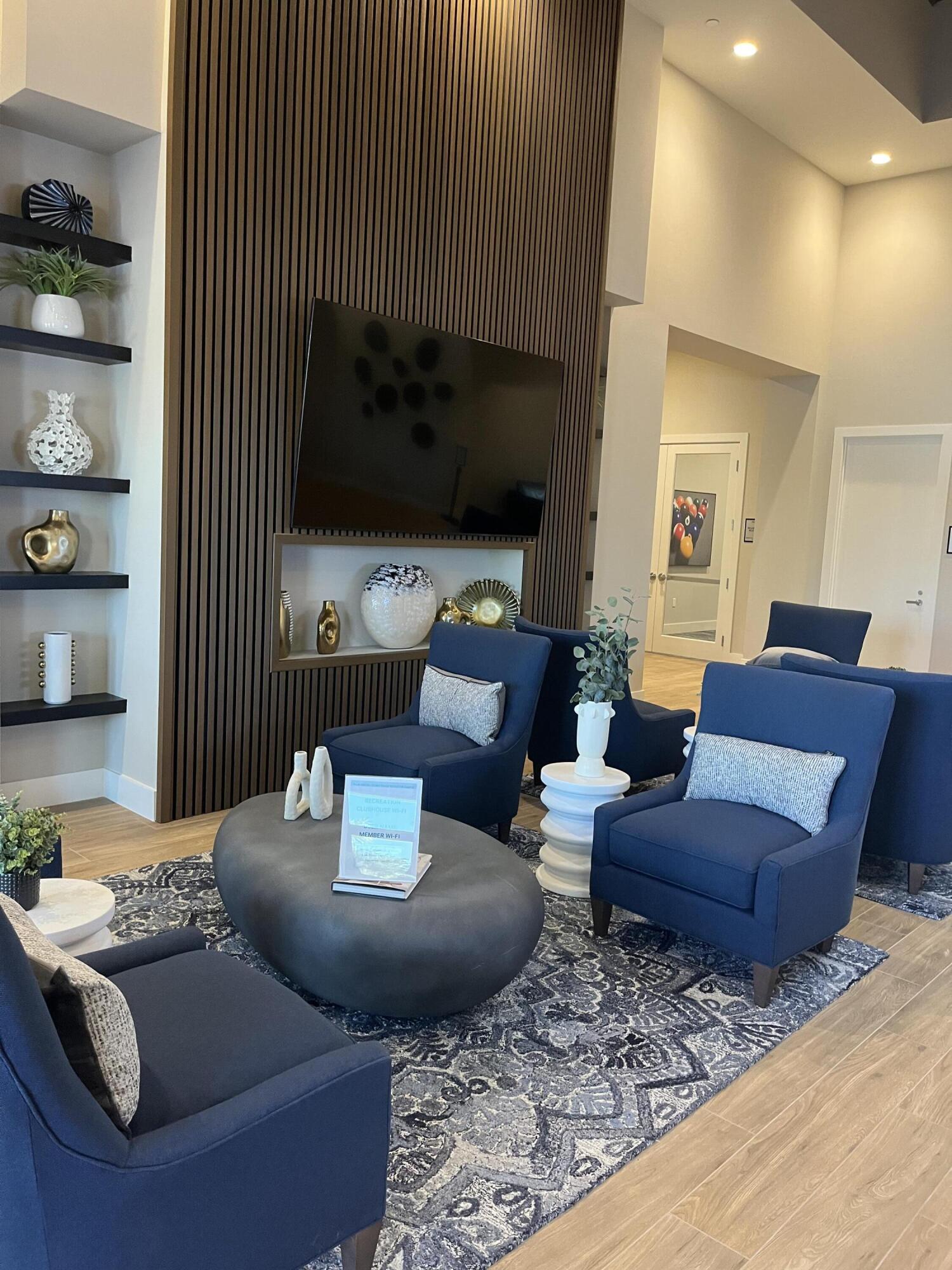 PALM GREENS AT VILLA DEL RAY CONDO II - Residential