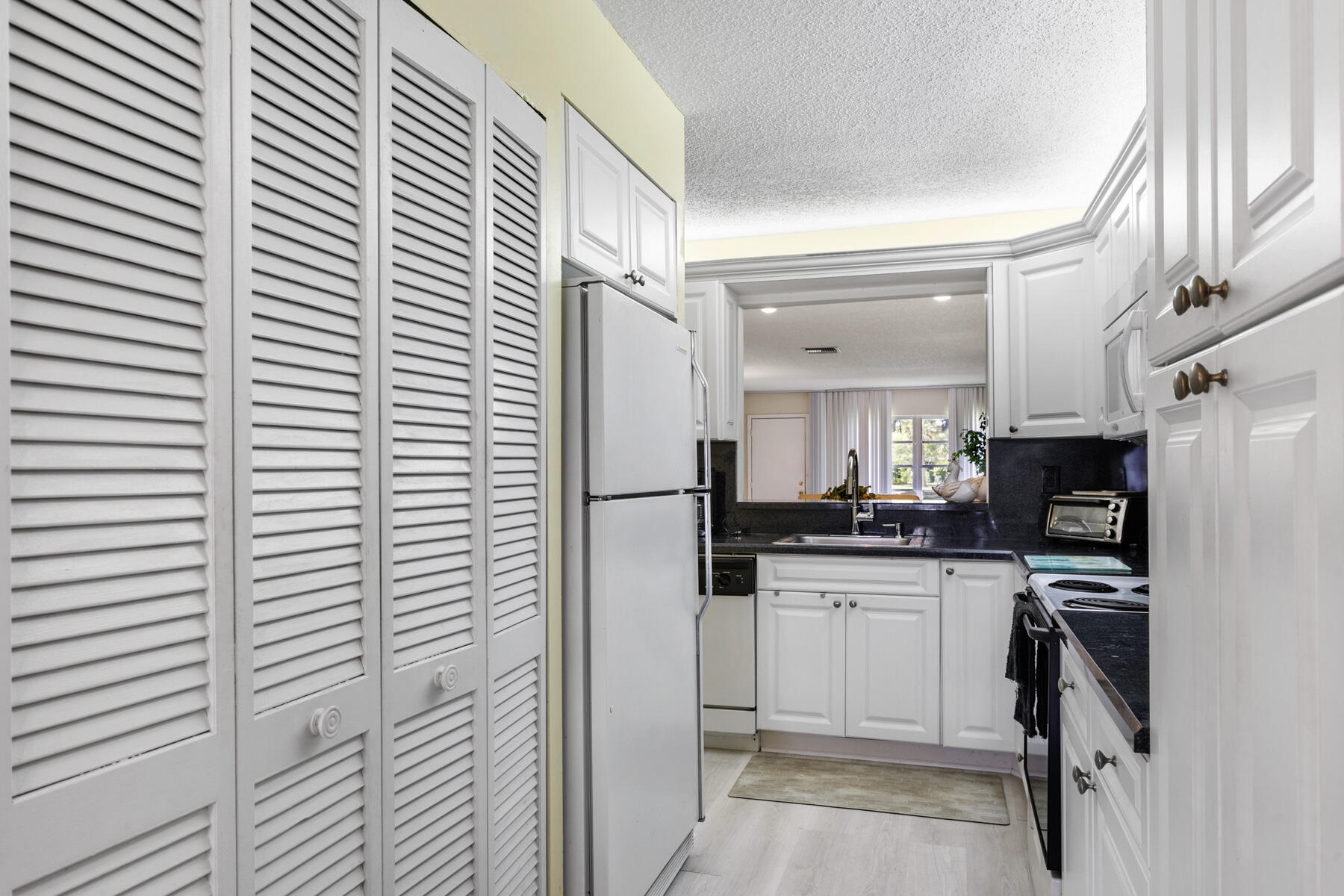 PALM GREENS AT VILLA DEL RAY CONDO II - Residential