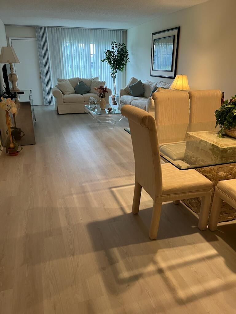PALM GREENS AT VILLA DEL RAY CONDO II - Residential