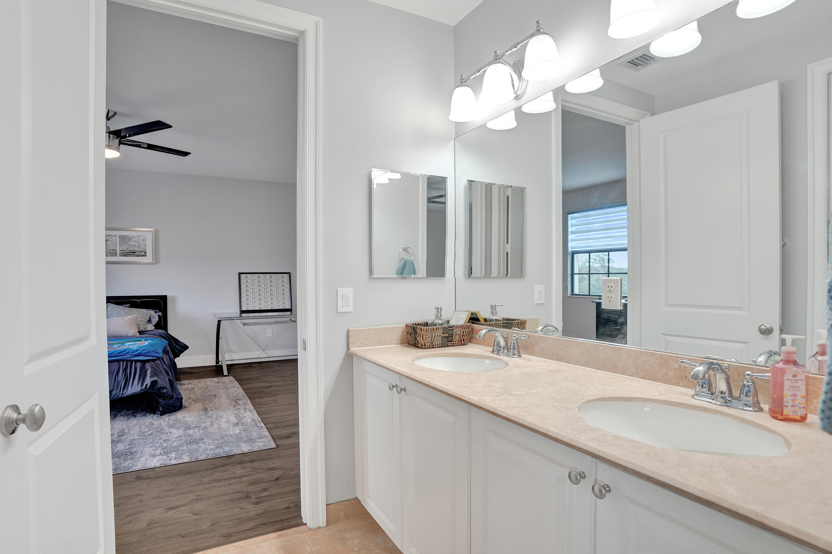PARKLAND VILLAGE REPLAT ONE - Residential