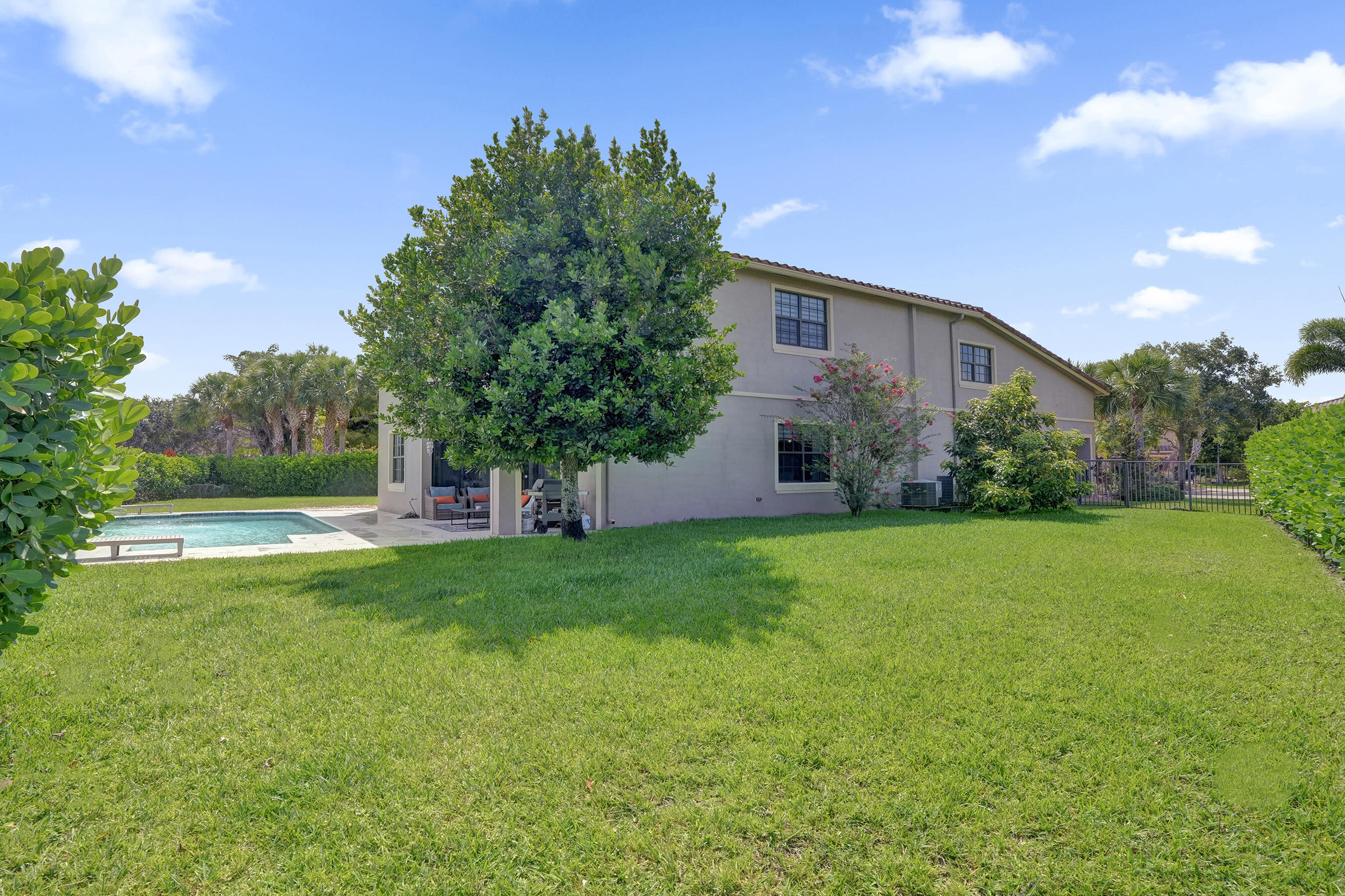 PARKLAND VILLAGE REPLAT ONE - Residential
