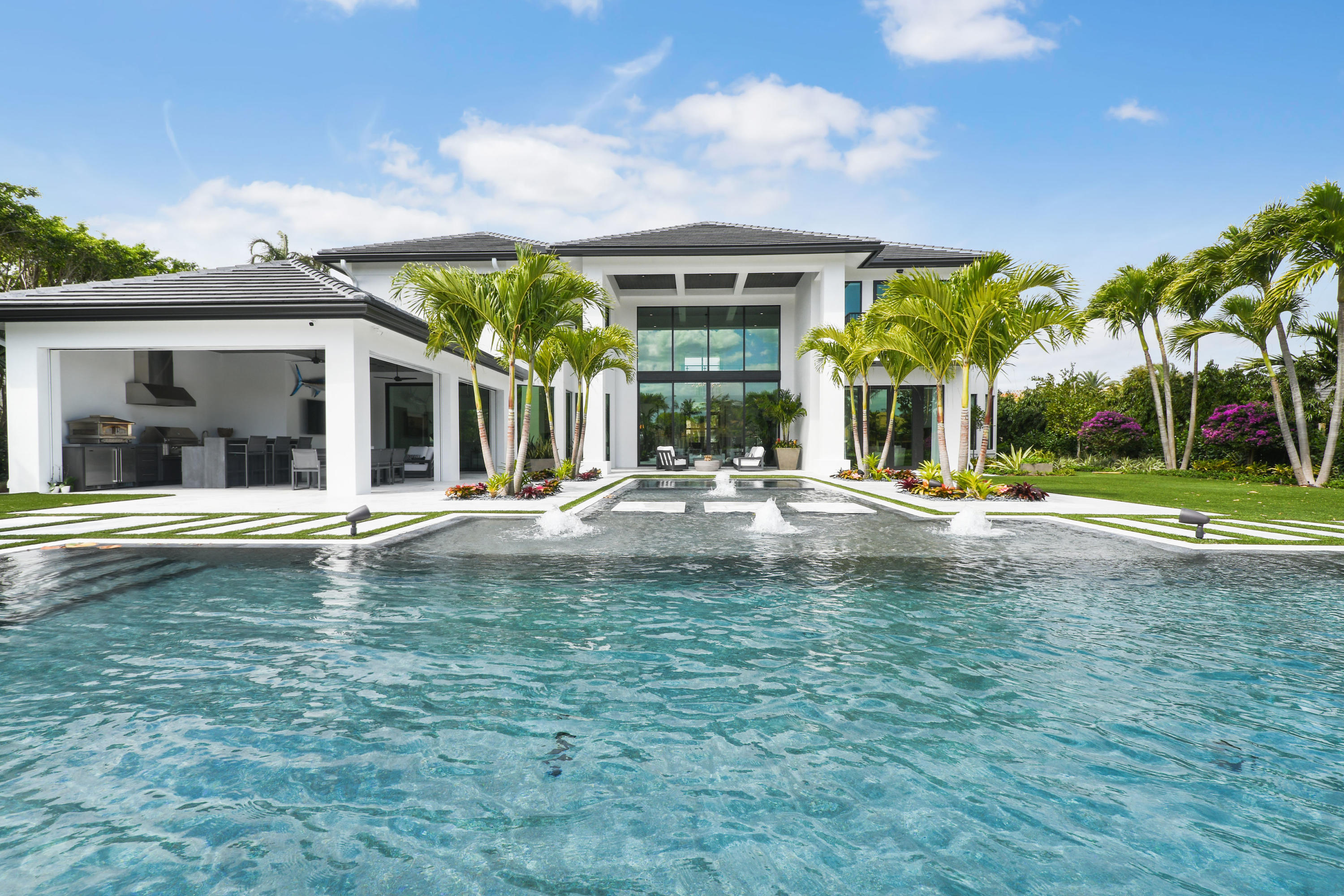 ADMIRALS COVE - Residential