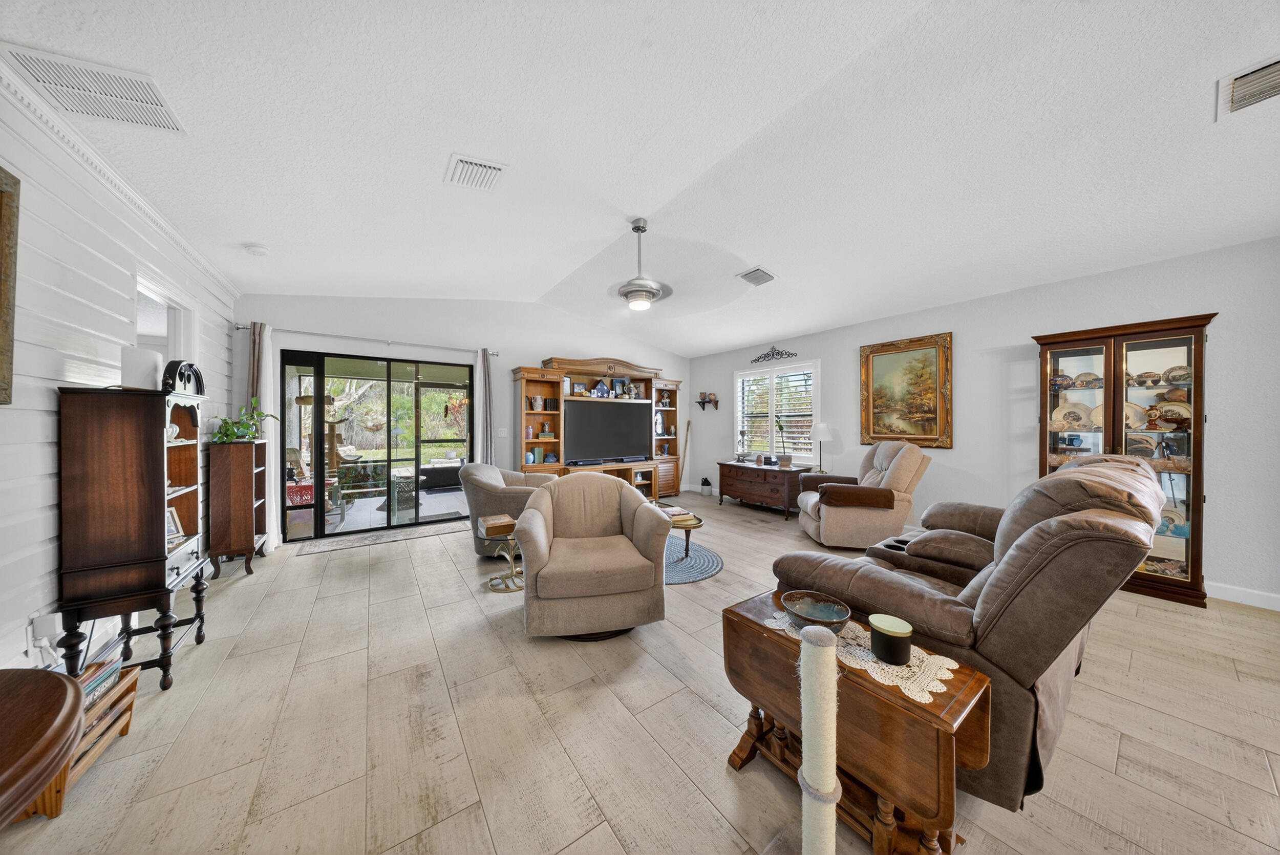 SPANISH LAKES 1 - Residential