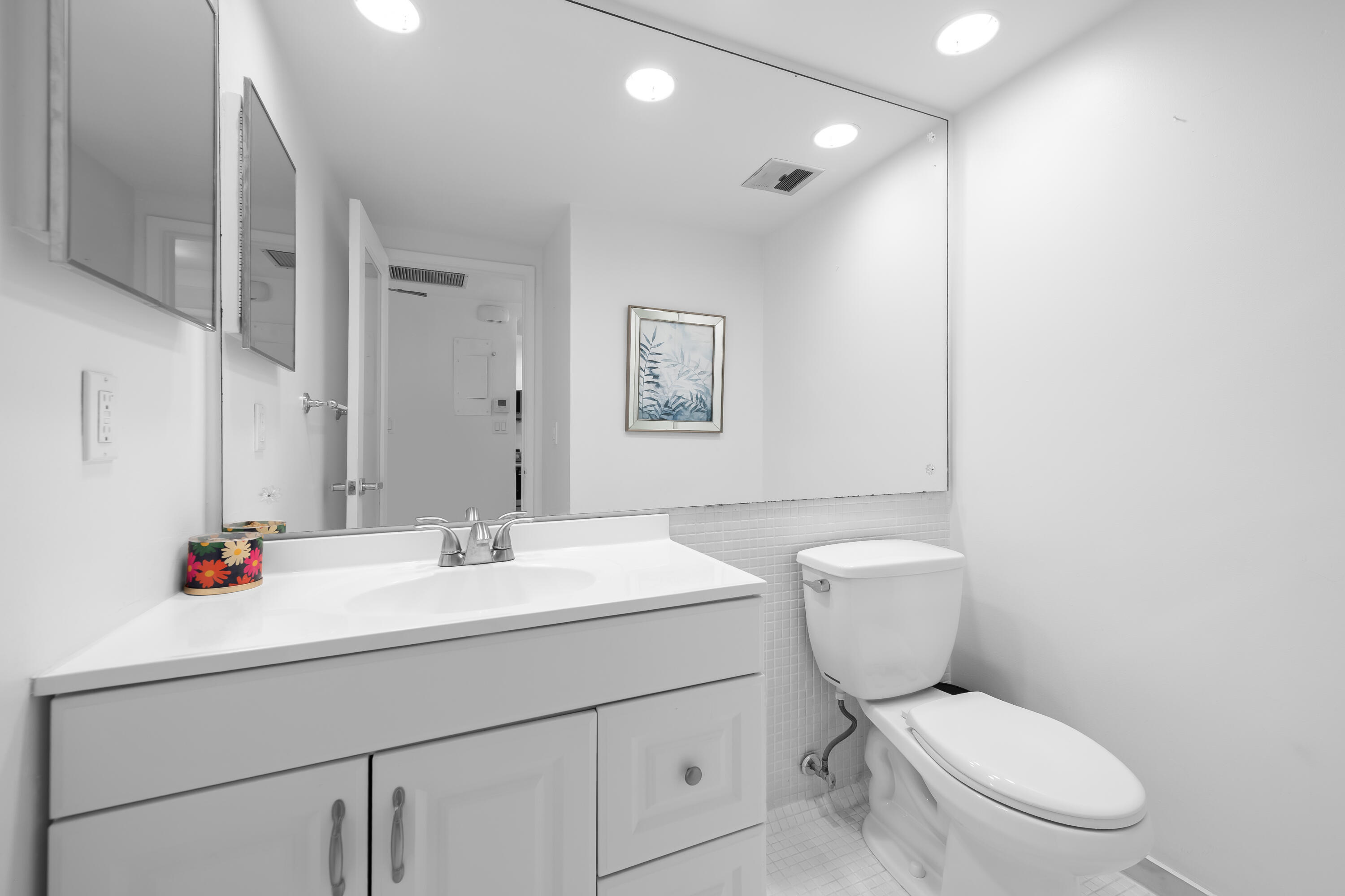 ROYAL AMBASSADOR CONDO - Residential Lease