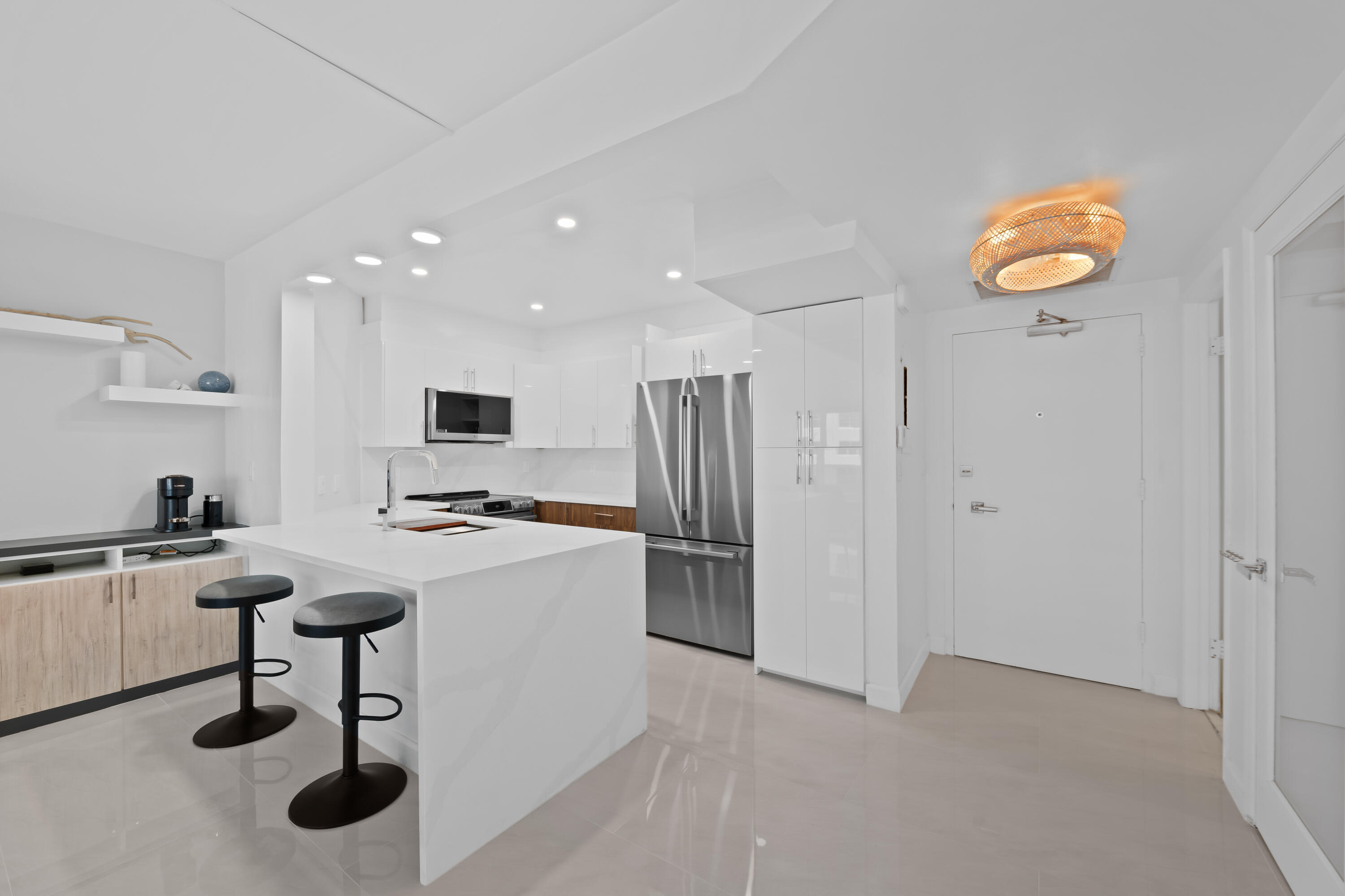 ROYAL AMBASSADOR CONDO - Residential Lease