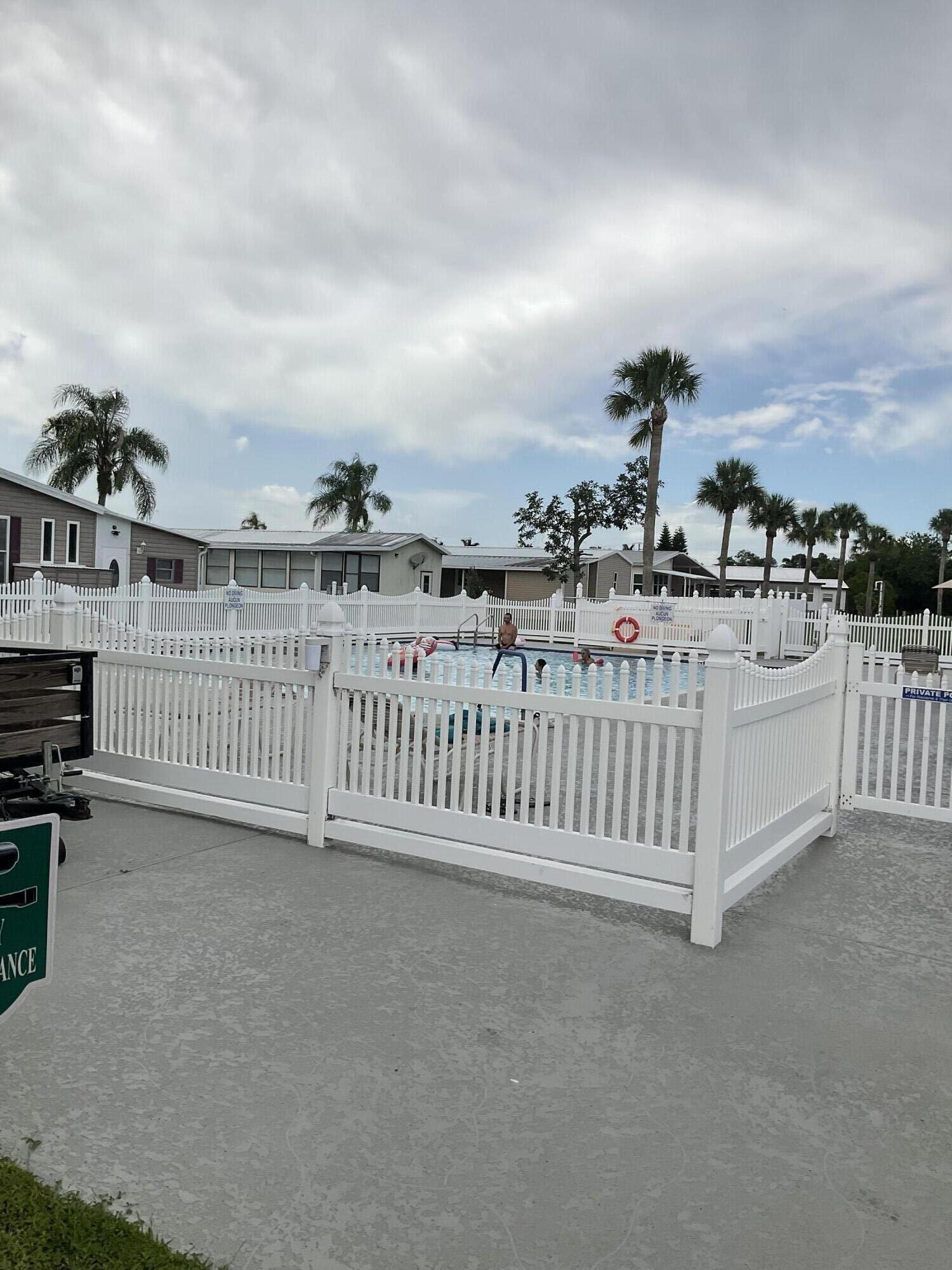 OASIS VILLAGE - Residential