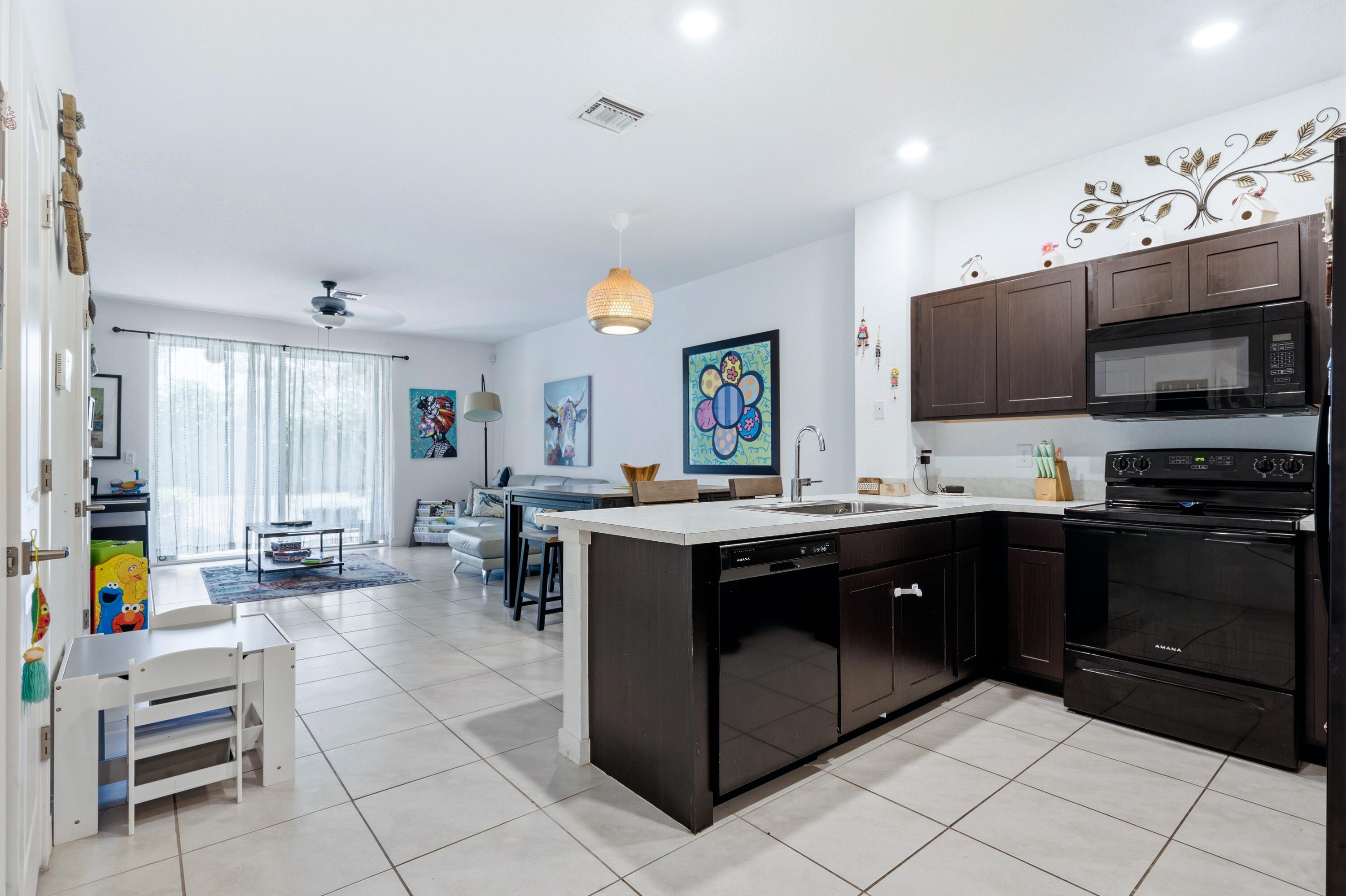 RIVIERA COVE - Residential