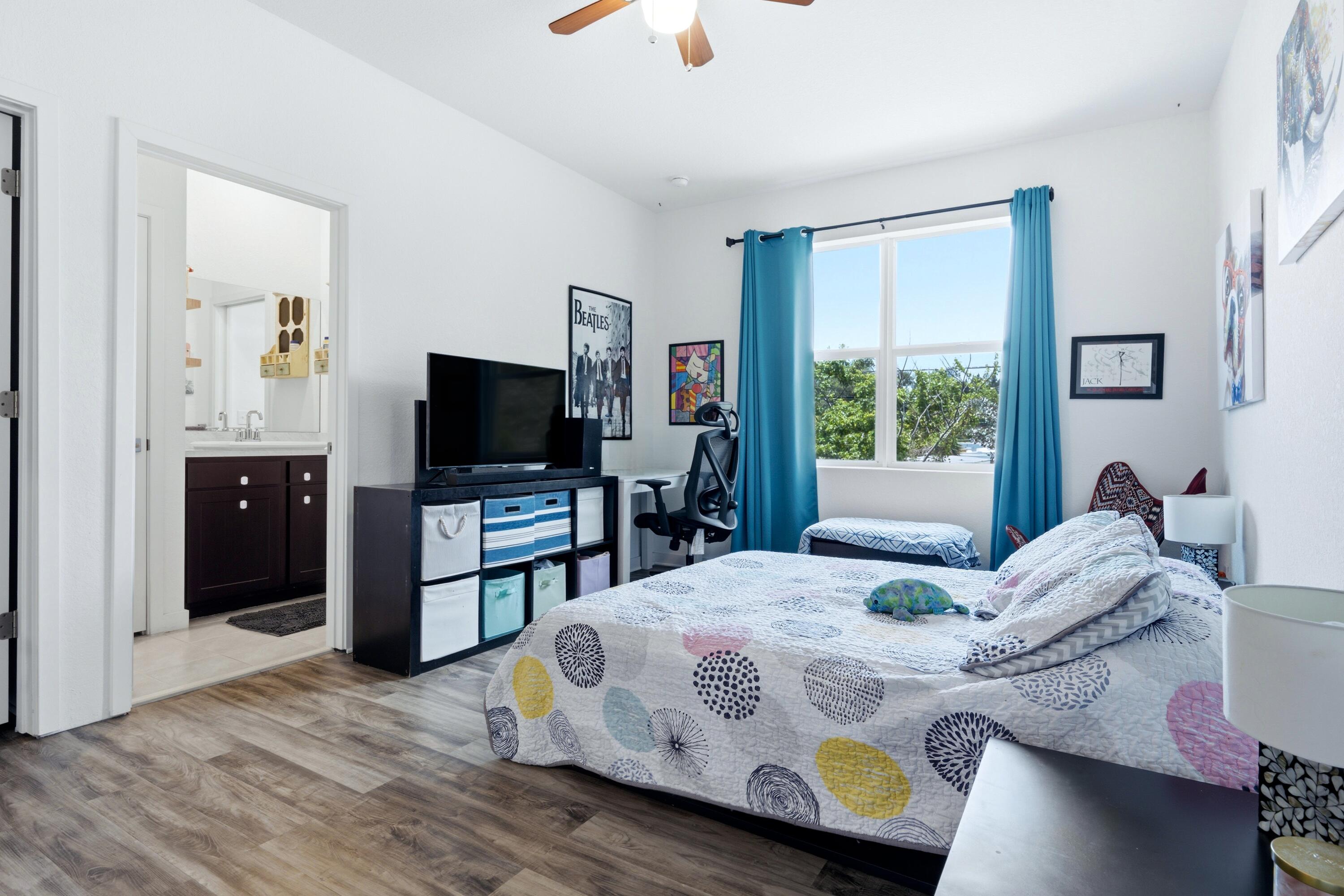 RIVIERA COVE - Residential