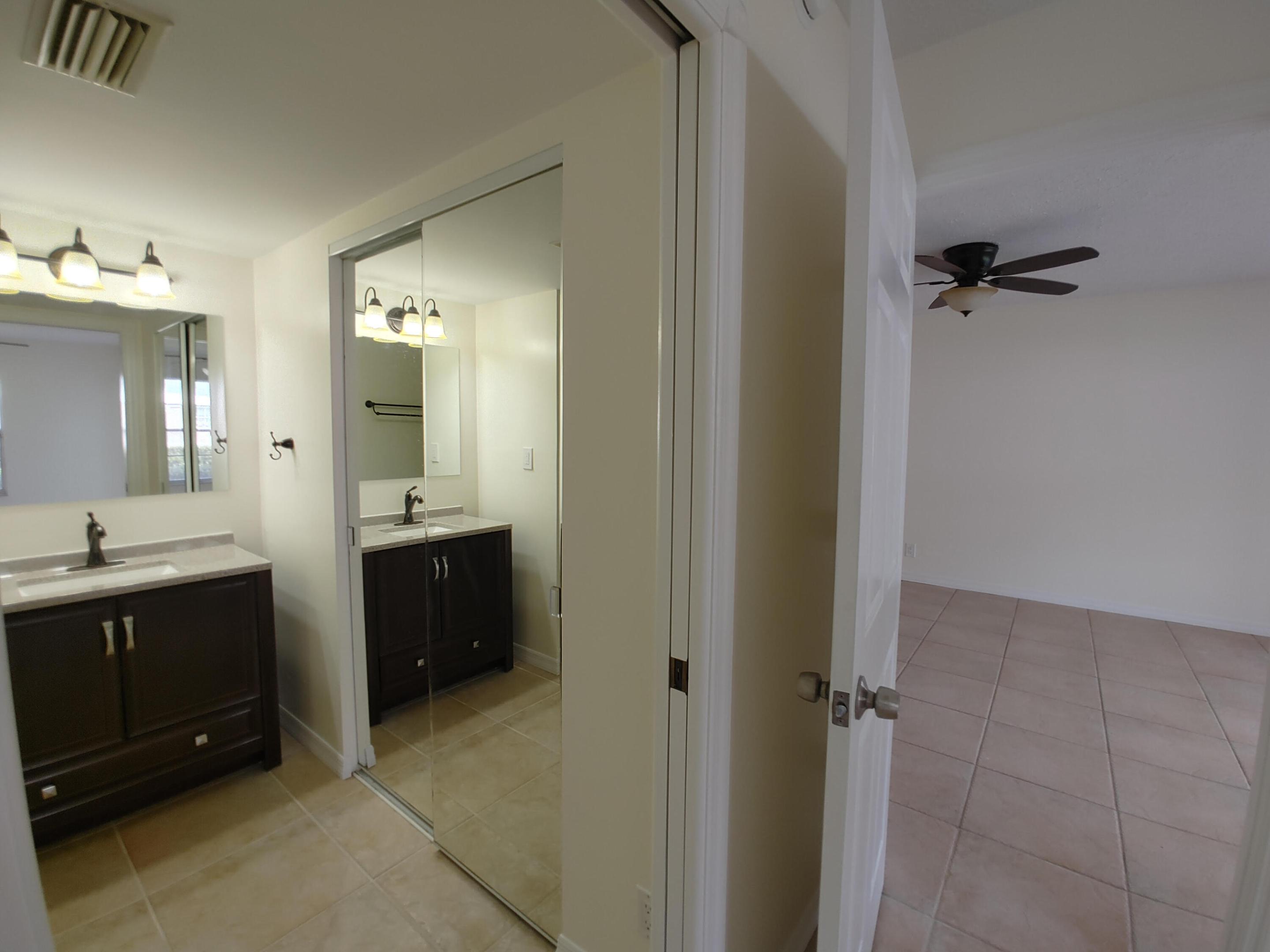 TOWNE PARK NORTH CONDO - Residential Lease
