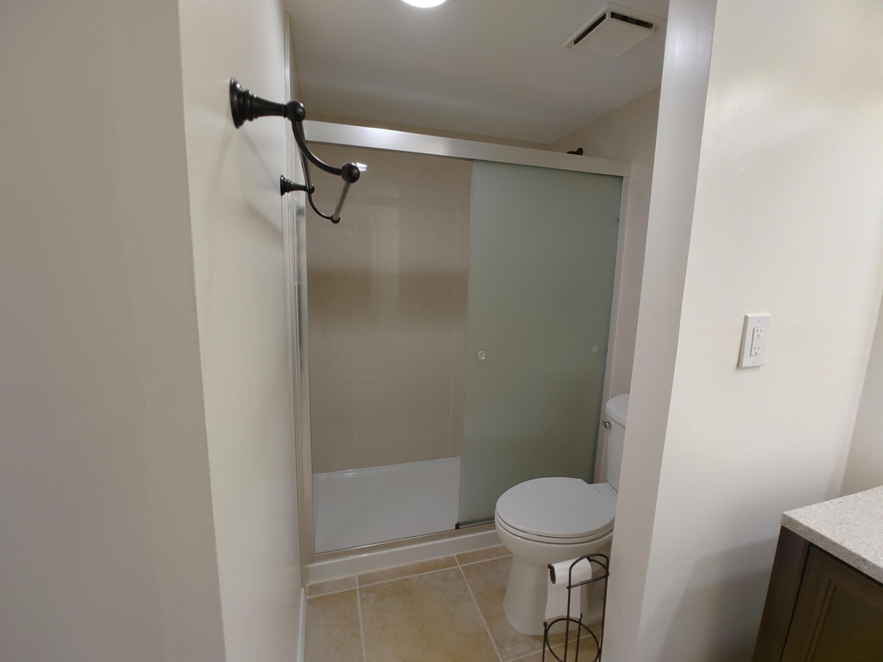 TOWNE PARK NORTH CONDO - Residential Lease