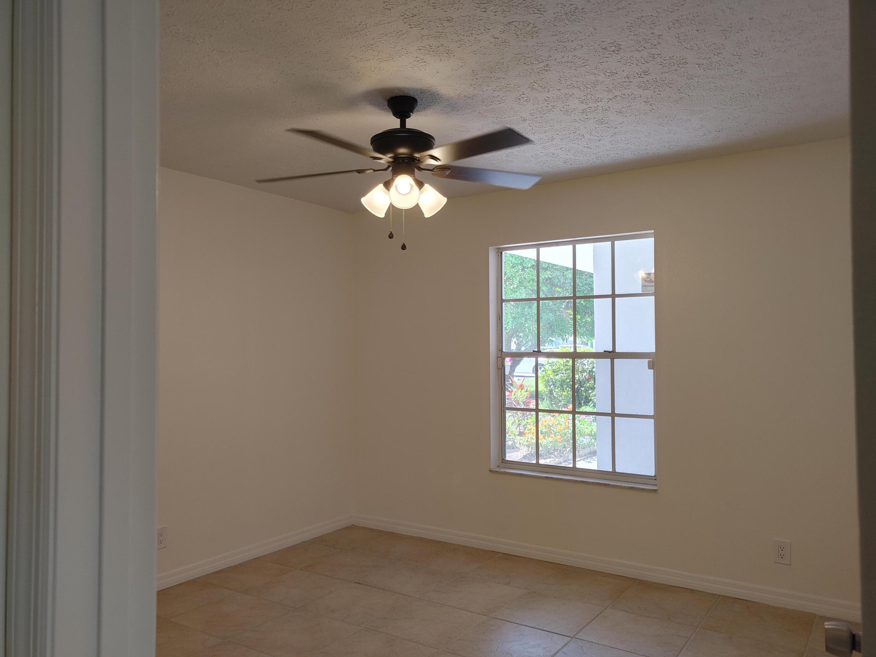 TOWNE PARK NORTH CONDO - Residential Lease