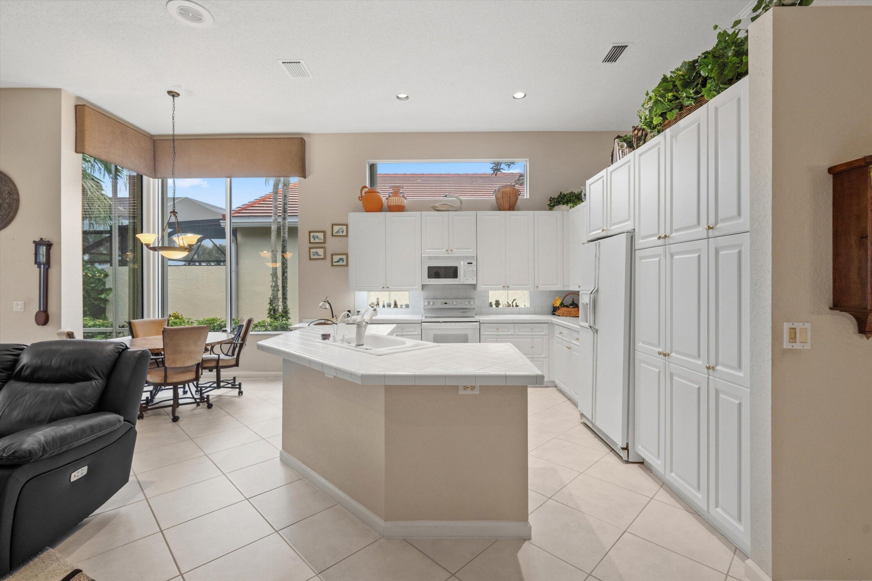 WYCLIFFE - Huntington - Residential