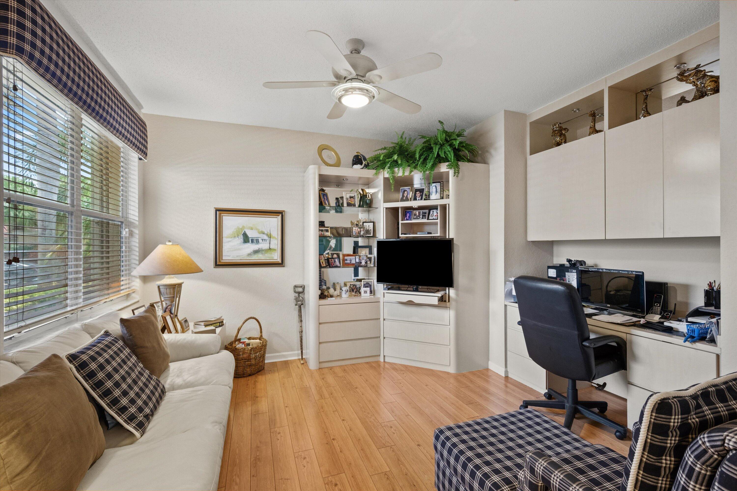 WYCLIFFE - Huntington - Residential