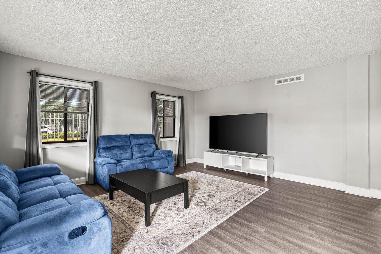 COURTYARDS AT DAVIE CONDO - Residential