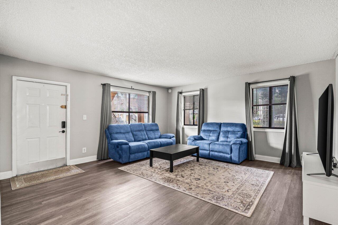 COURTYARDS AT DAVIE CONDO - Residential