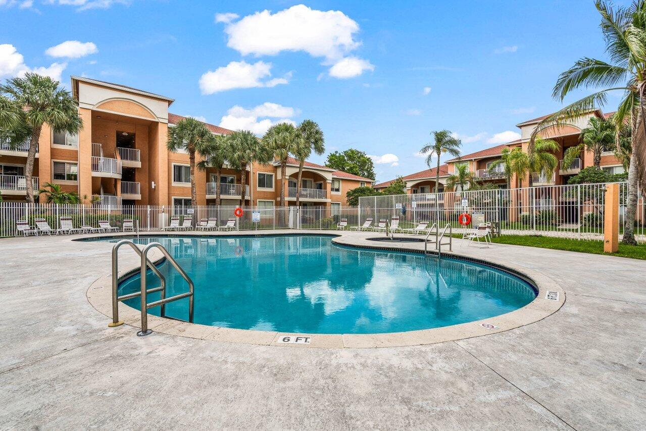 COURTYARDS AT DAVIE CONDO - Residential