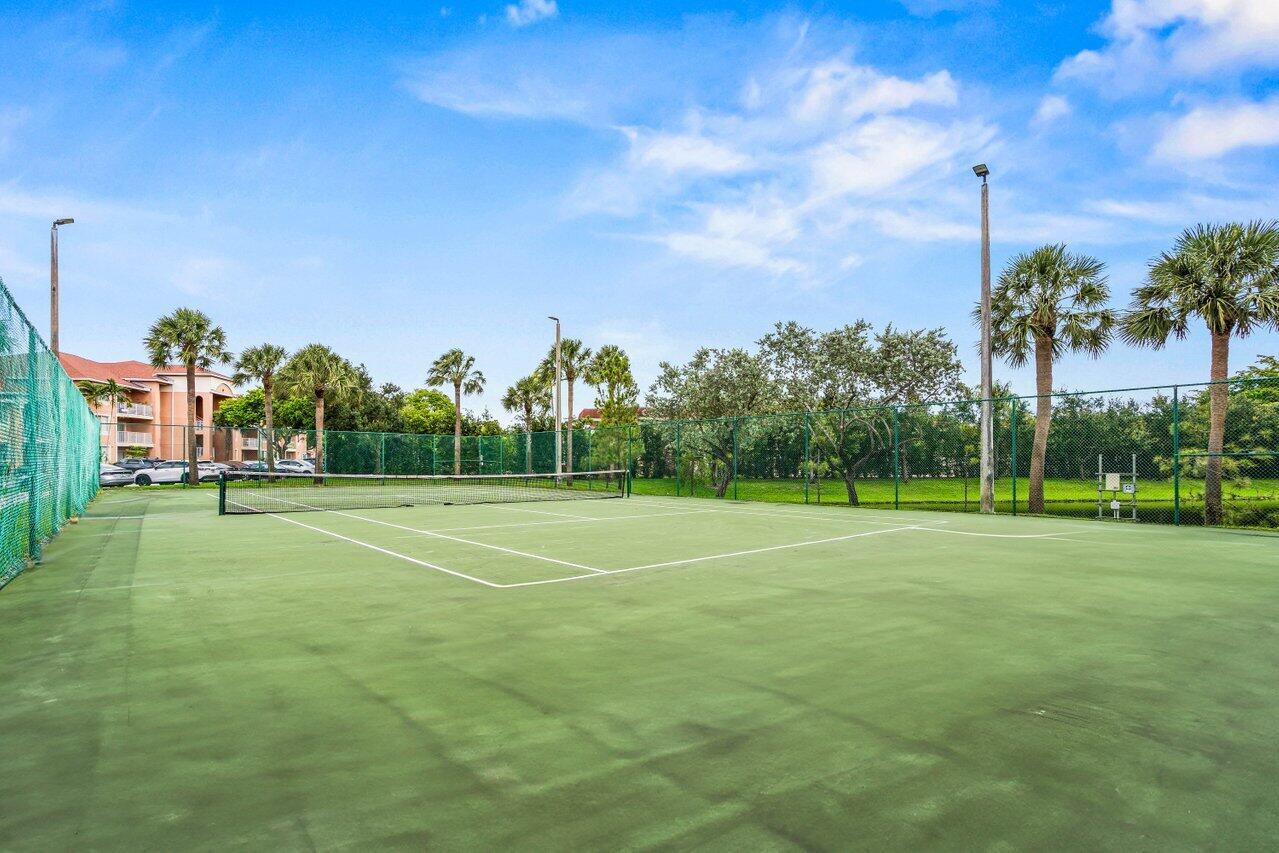 COURTYARDS AT DAVIE CONDO - Residential