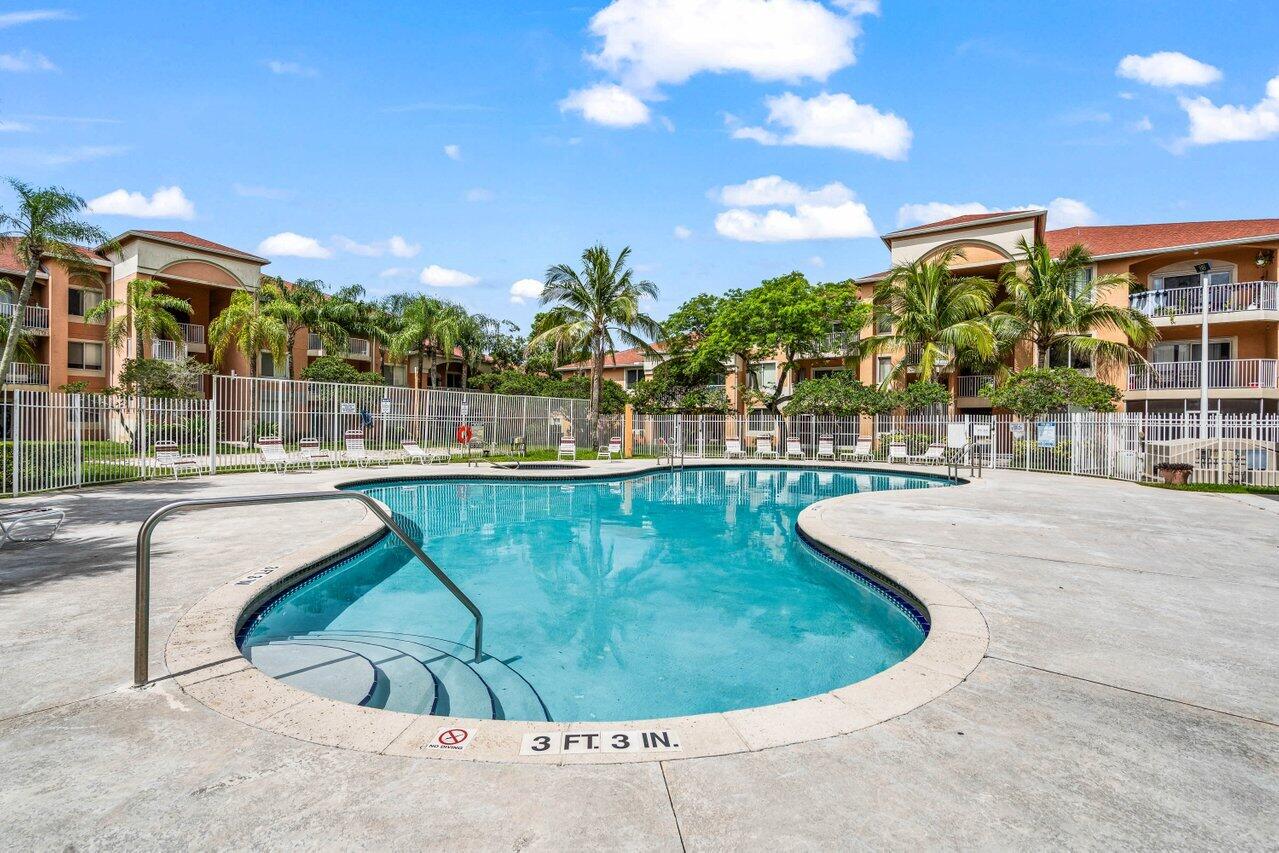 COURTYARDS AT DAVIE CONDO - Residential