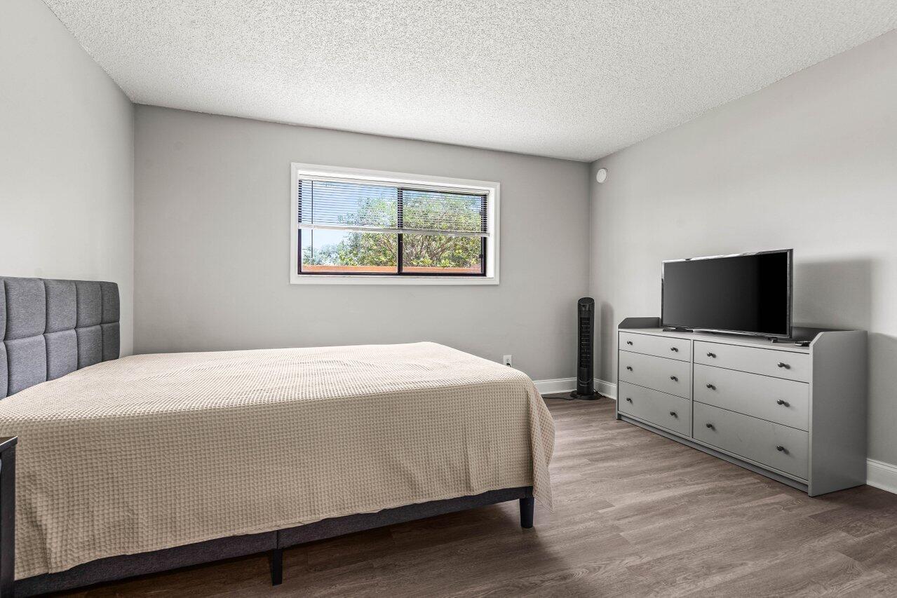 COURTYARDS AT DAVIE CONDO - Residential