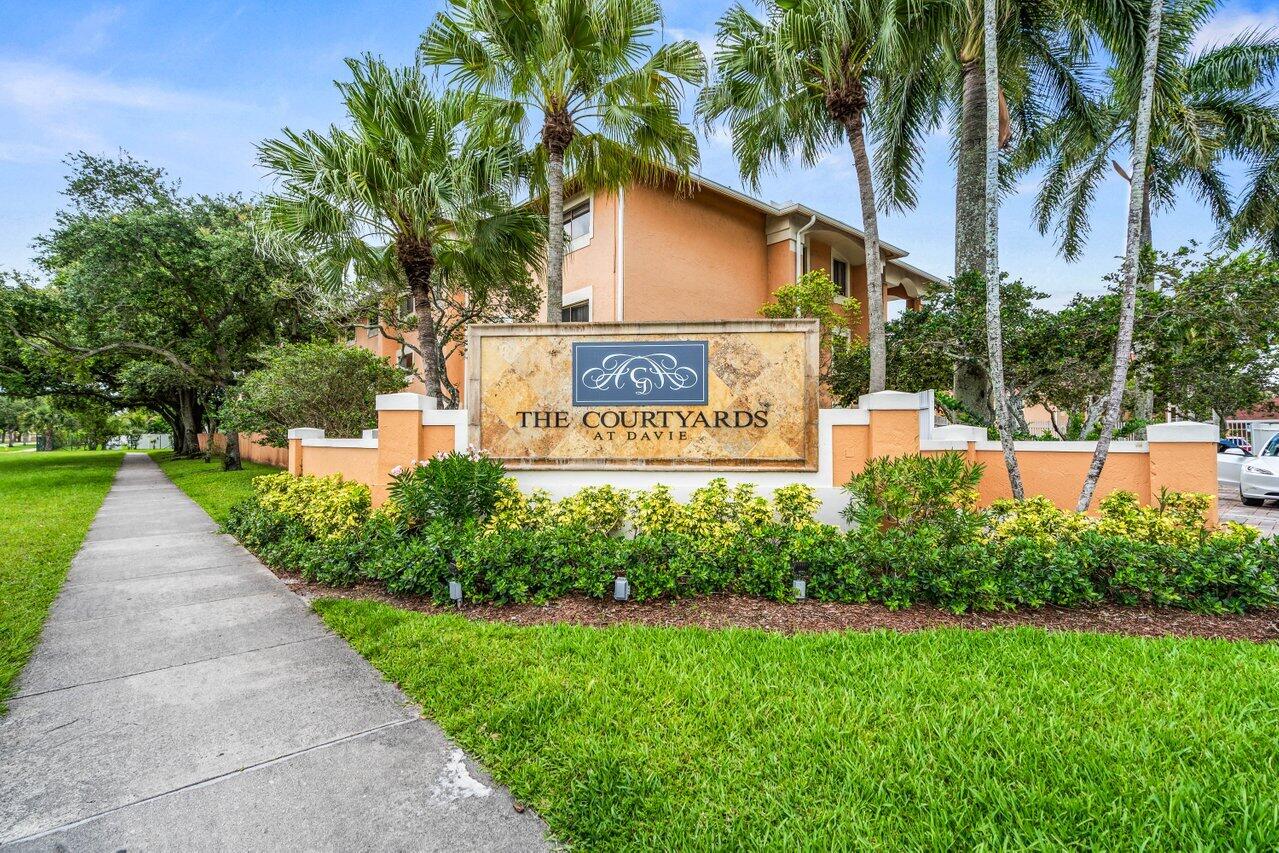 COURTYARDS AT DAVIE CONDO - Residential