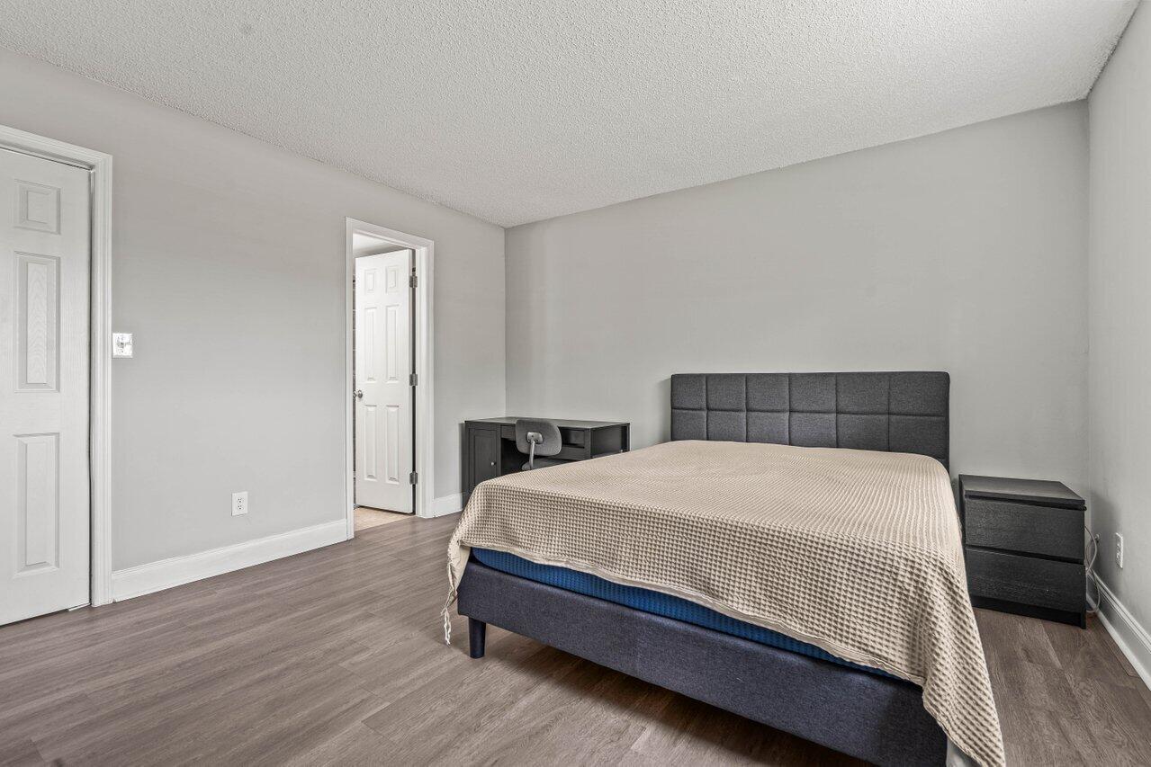 COURTYARDS AT DAVIE CONDO - Residential
