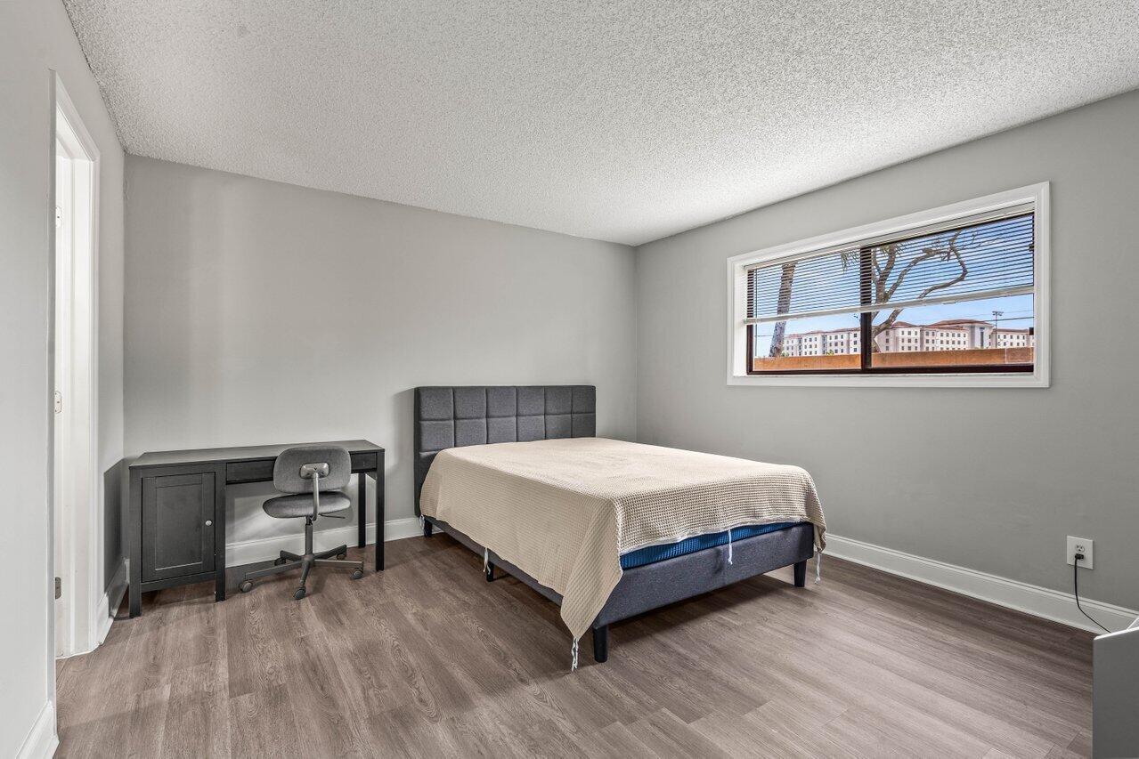 COURTYARDS AT DAVIE CONDO - Residential