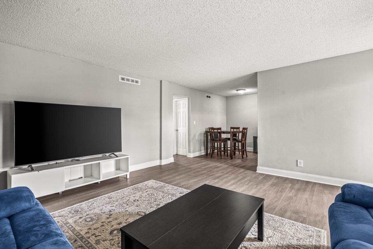 COURTYARDS AT DAVIE CONDO - Residential