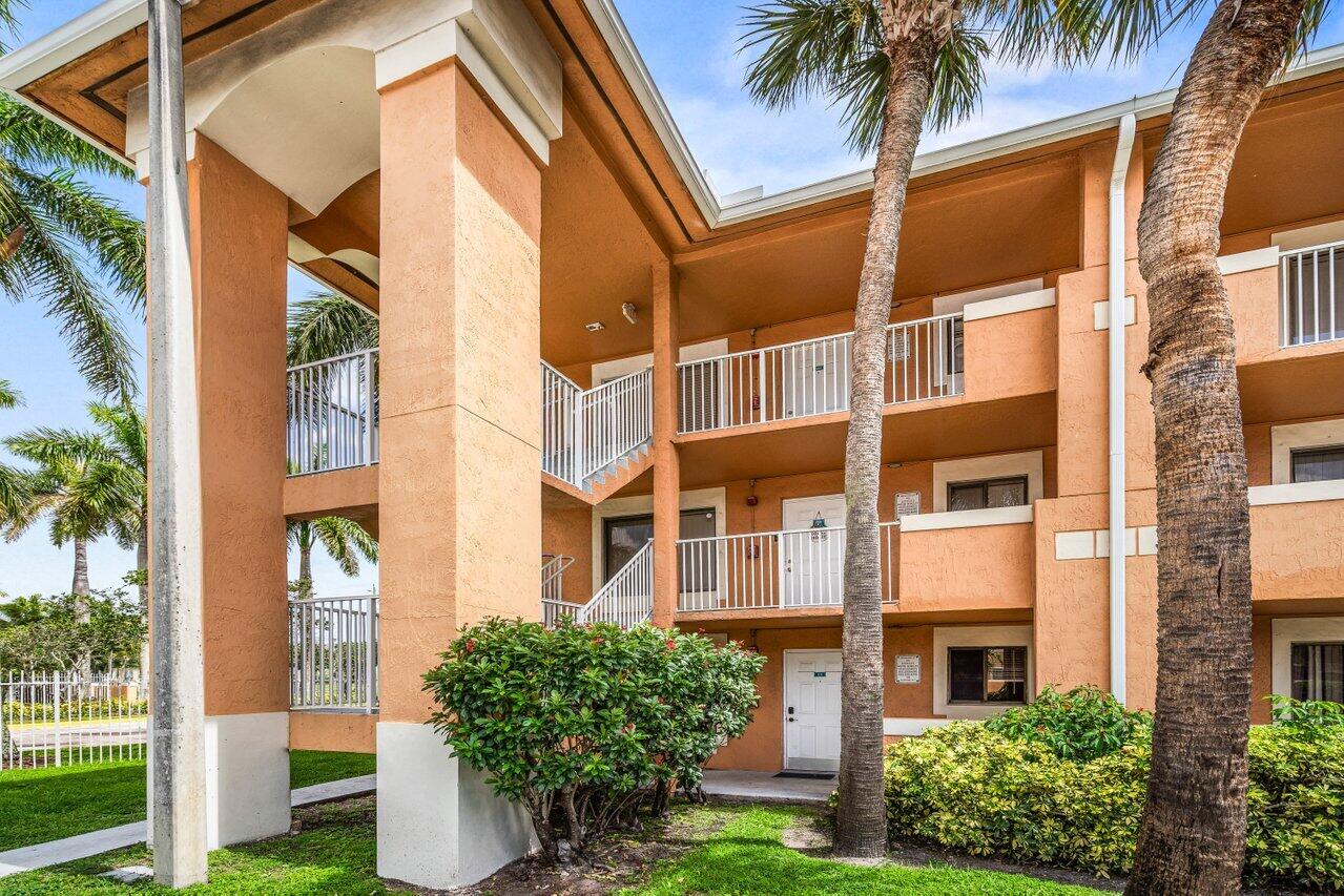 Discover this fully renovated 2-bed, 2-bath corner unit in Courtyards at Davie. Located on the first floor, this updated residence offers 963 sqft. of comfortable living space featuring vinyl flooring throughout, quartz kitchen countertops, and a modern remodeled interior. A brand-new A/C system installed in May 2026 provides added value and peace of mind. The unit also includes an in-unit washer & dryer, newer appliances and a dedicated parking space. Residents enjoy access to community amenities including a pool, fitness center, tennis court, and more. Conveniently located near Nova Southeastern University, Broward College, FAU, major highways, and all that Davie has to offer, this move-in-ready home offers the perfect blend of comfort, convenience, and location.