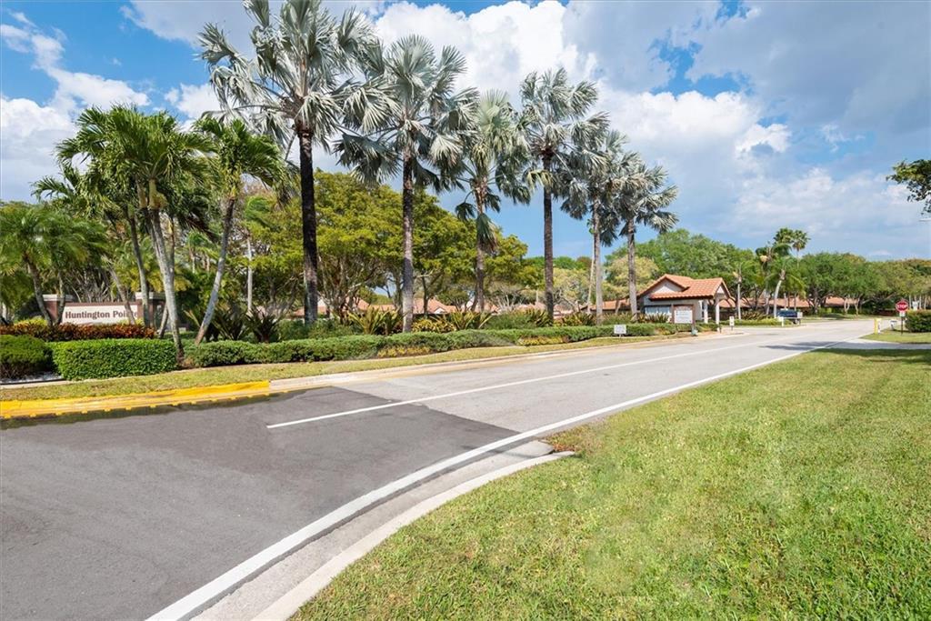 Huntington Pointe - Residential