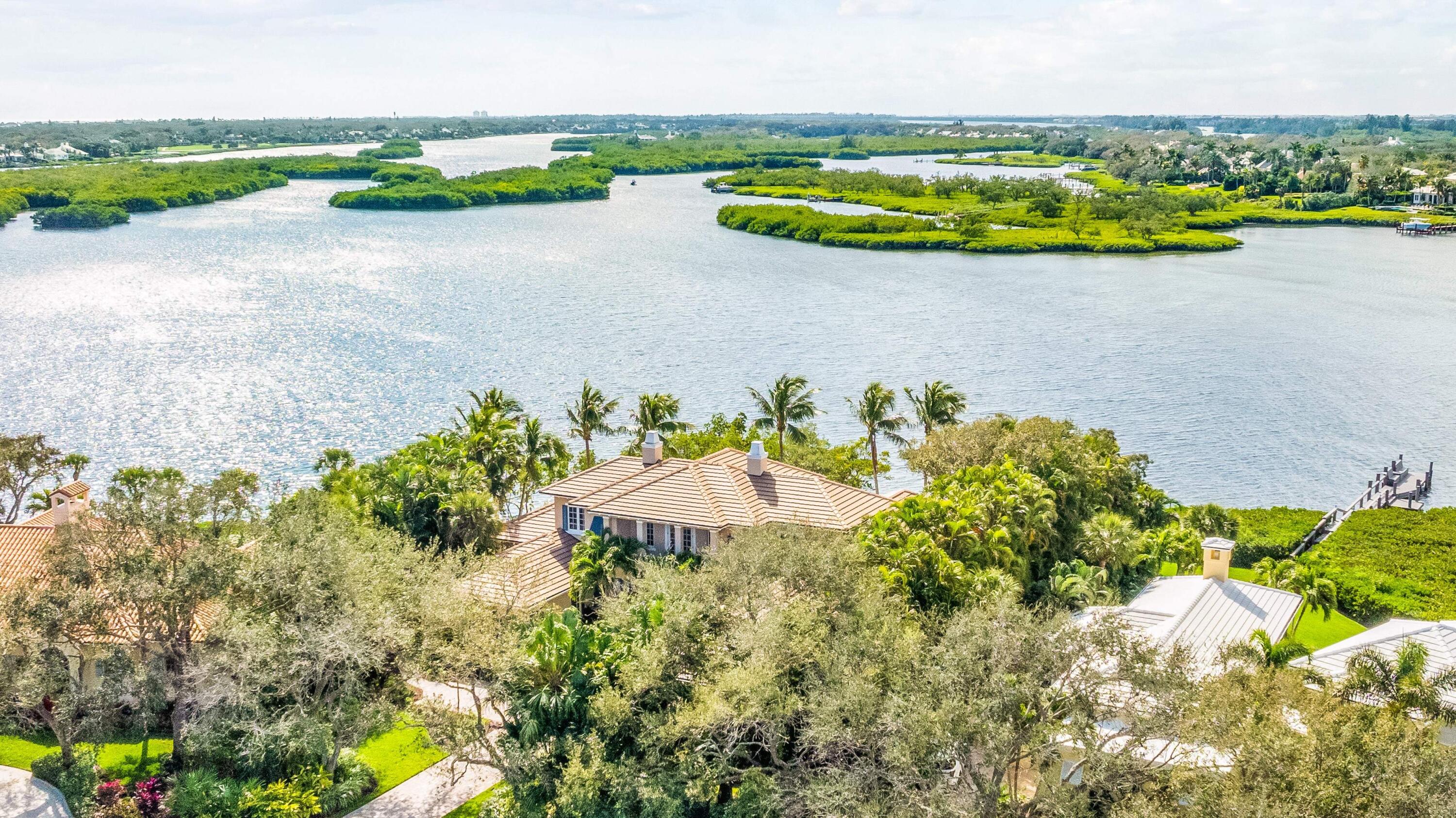 ''''''SHORES,THE'''''' - Residential