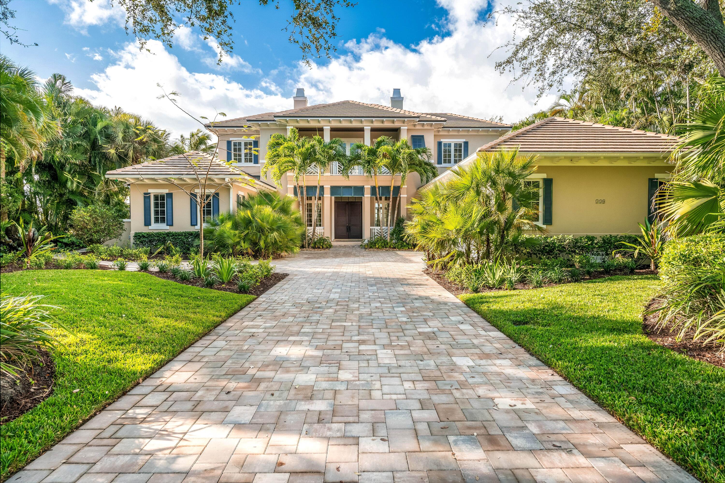 ''''''SHORES,THE'''''' - Residential