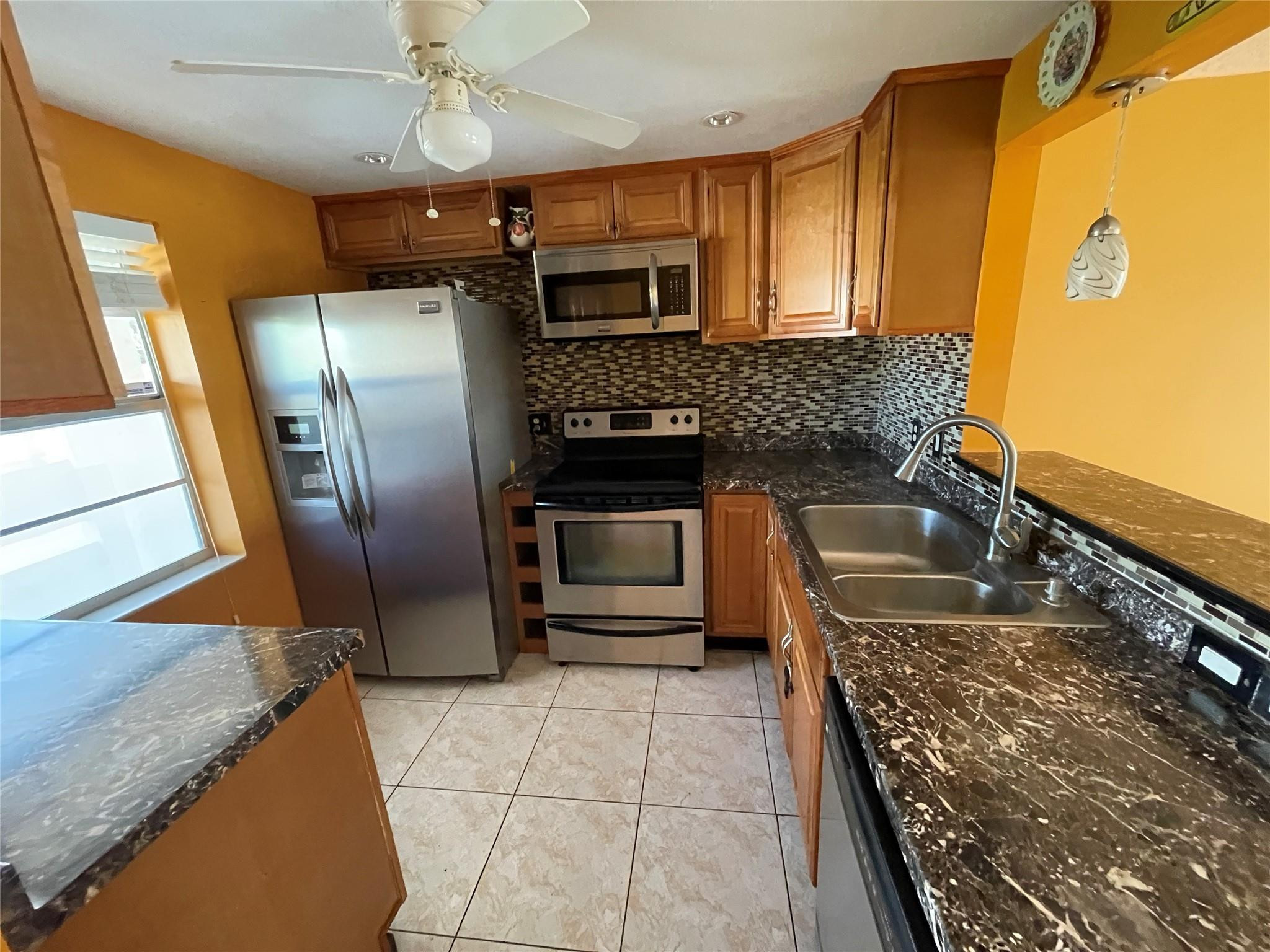 Oriole Golf & Tennis Club - Residential