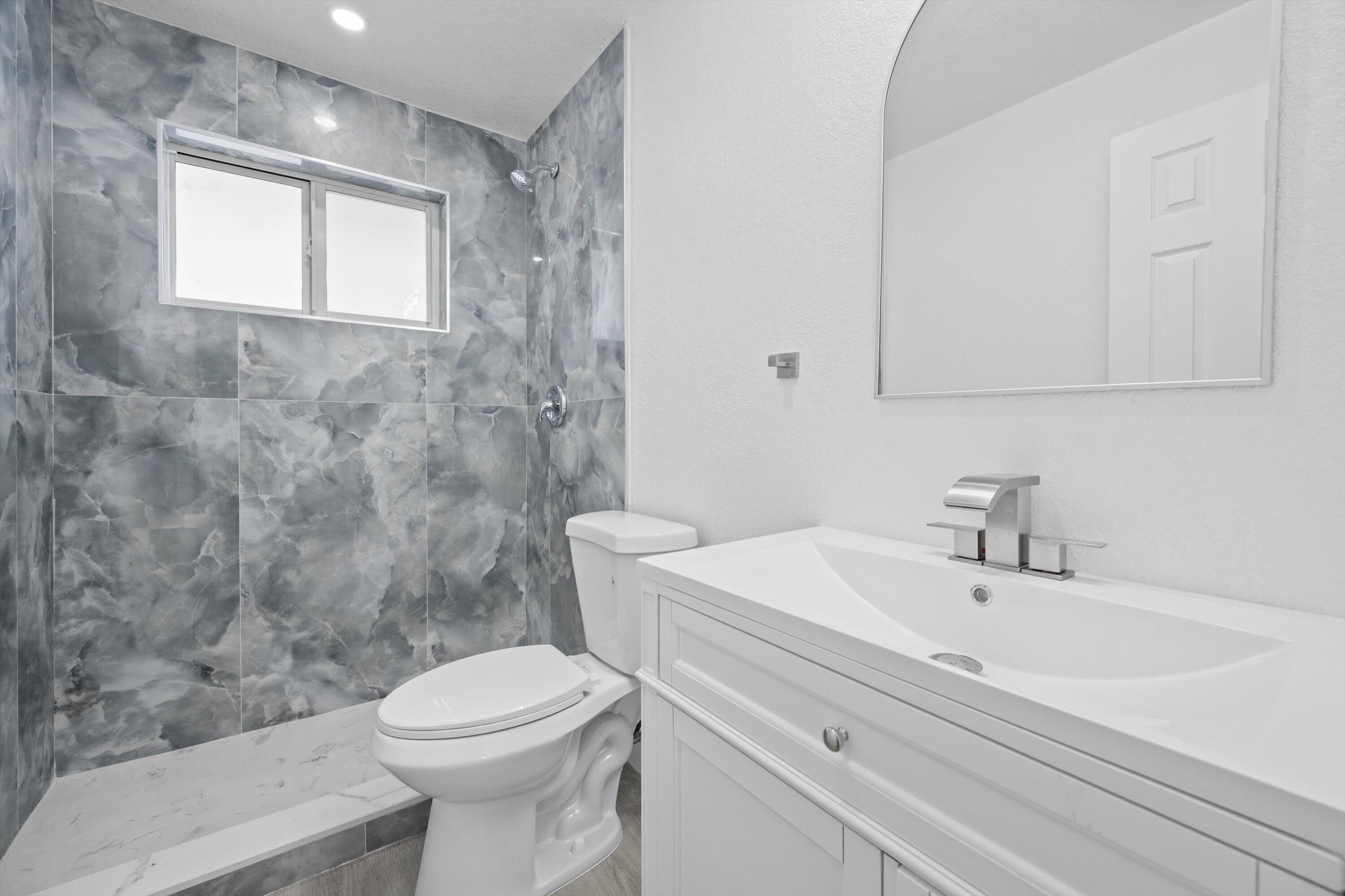 18-44-43, S 95 FT OF N 230 FT OF E 150 FT OF W 641 - Residential Lease
