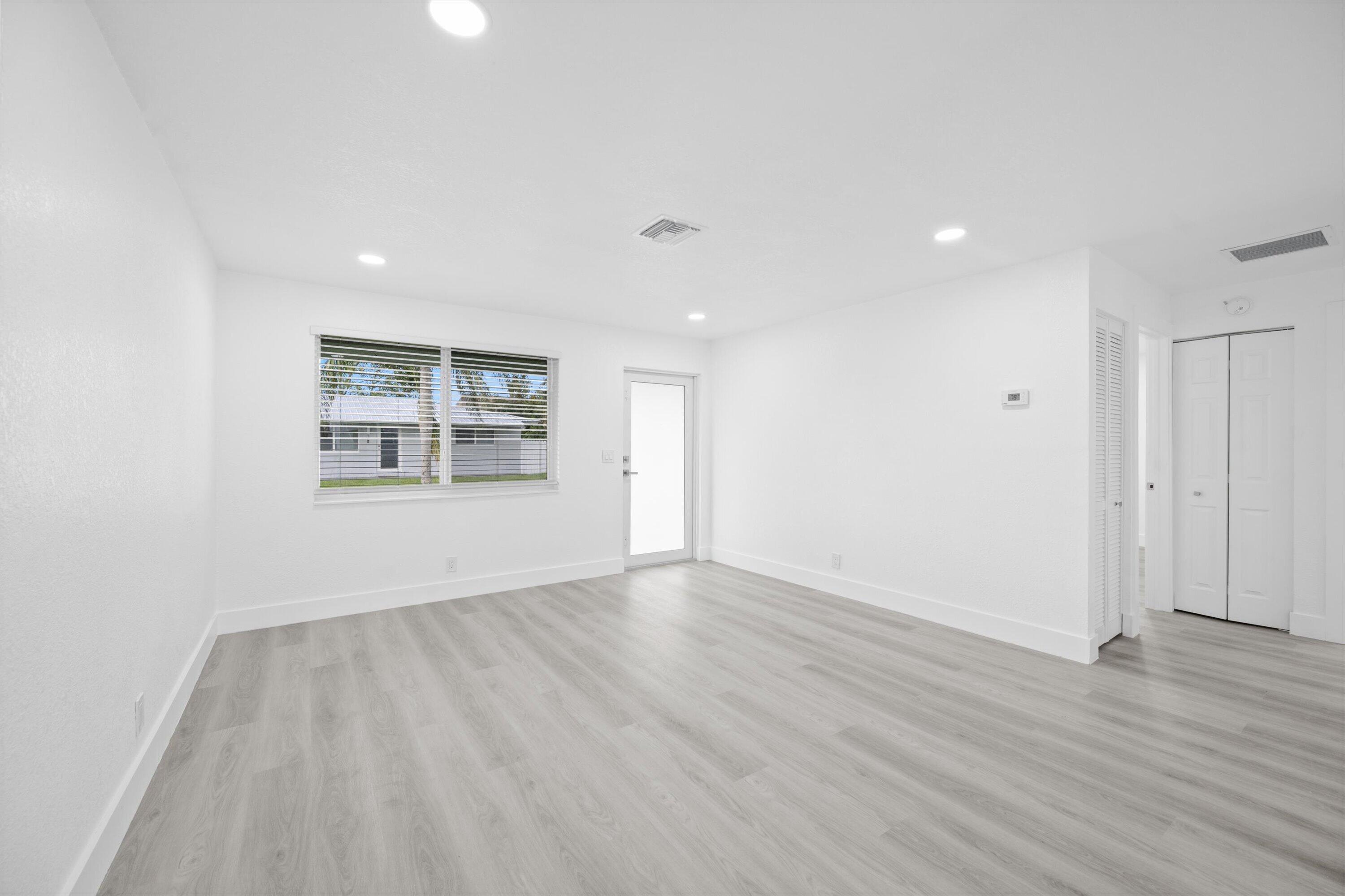18-44-43, S 95 FT OF N 230 FT OF E 150 FT OF W 641 - Residential Lease