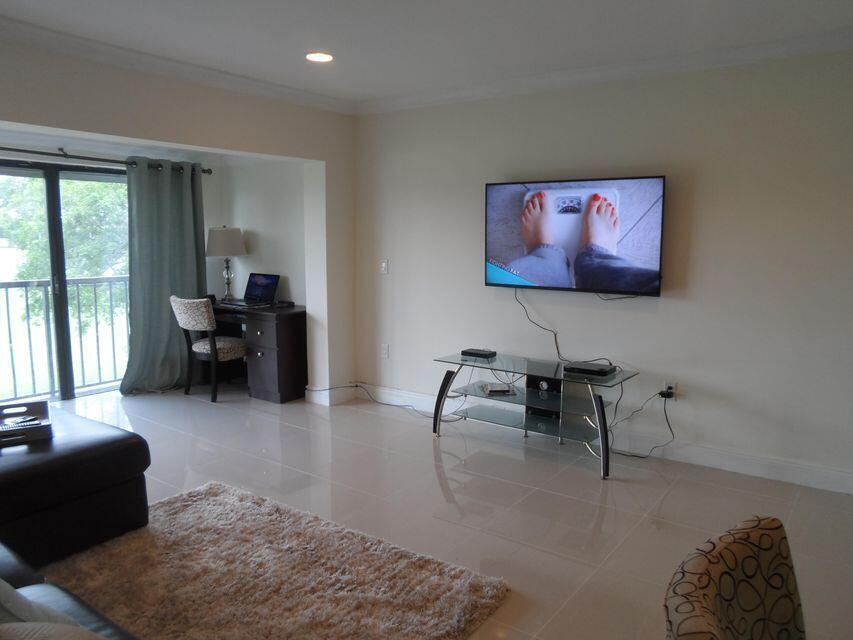 FOUNTAINS OF PALM BEACH CONDO 4 - Residential Lease
