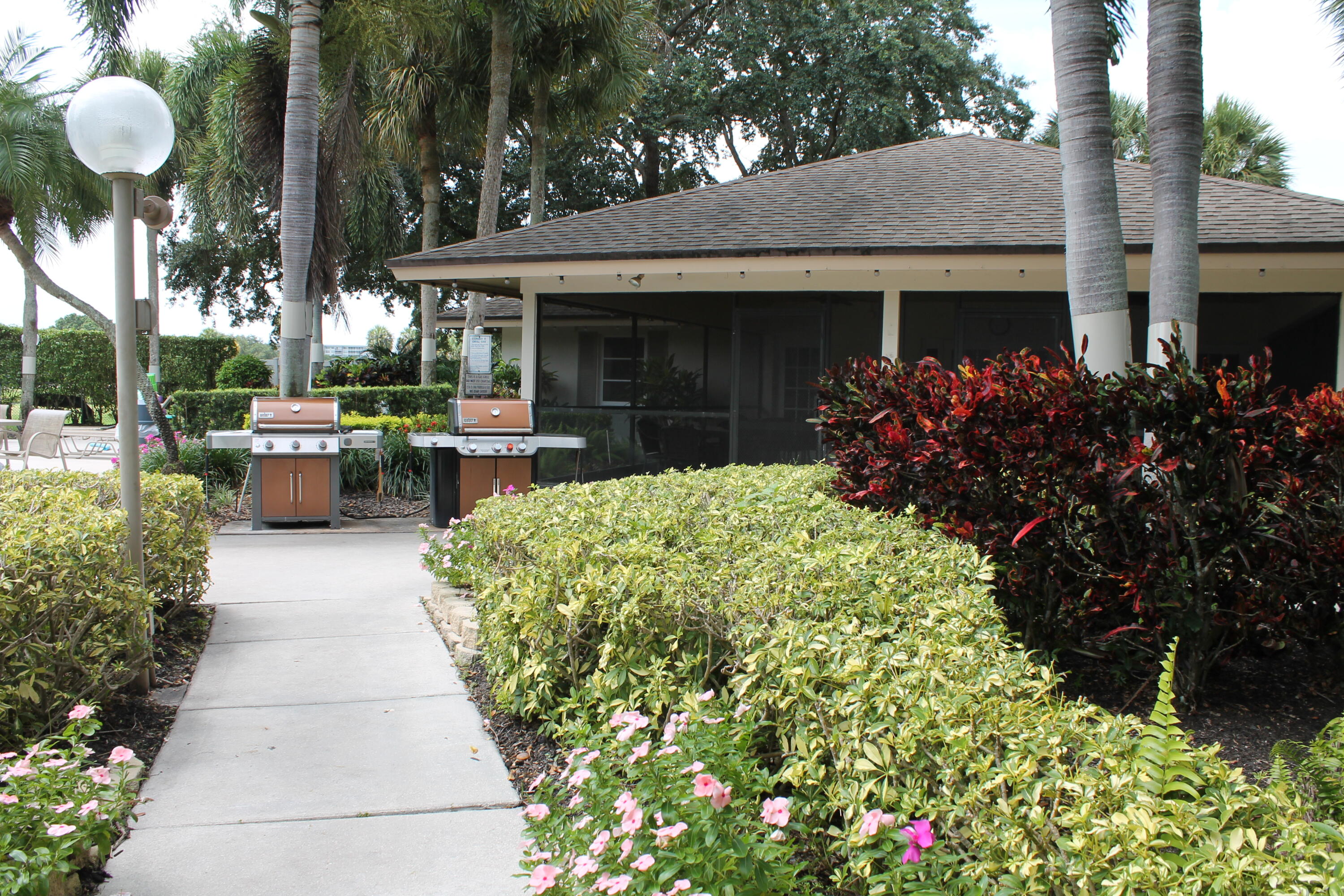 NO 113 PALM-AIRE COUNTRY CLUB - Residential Lease