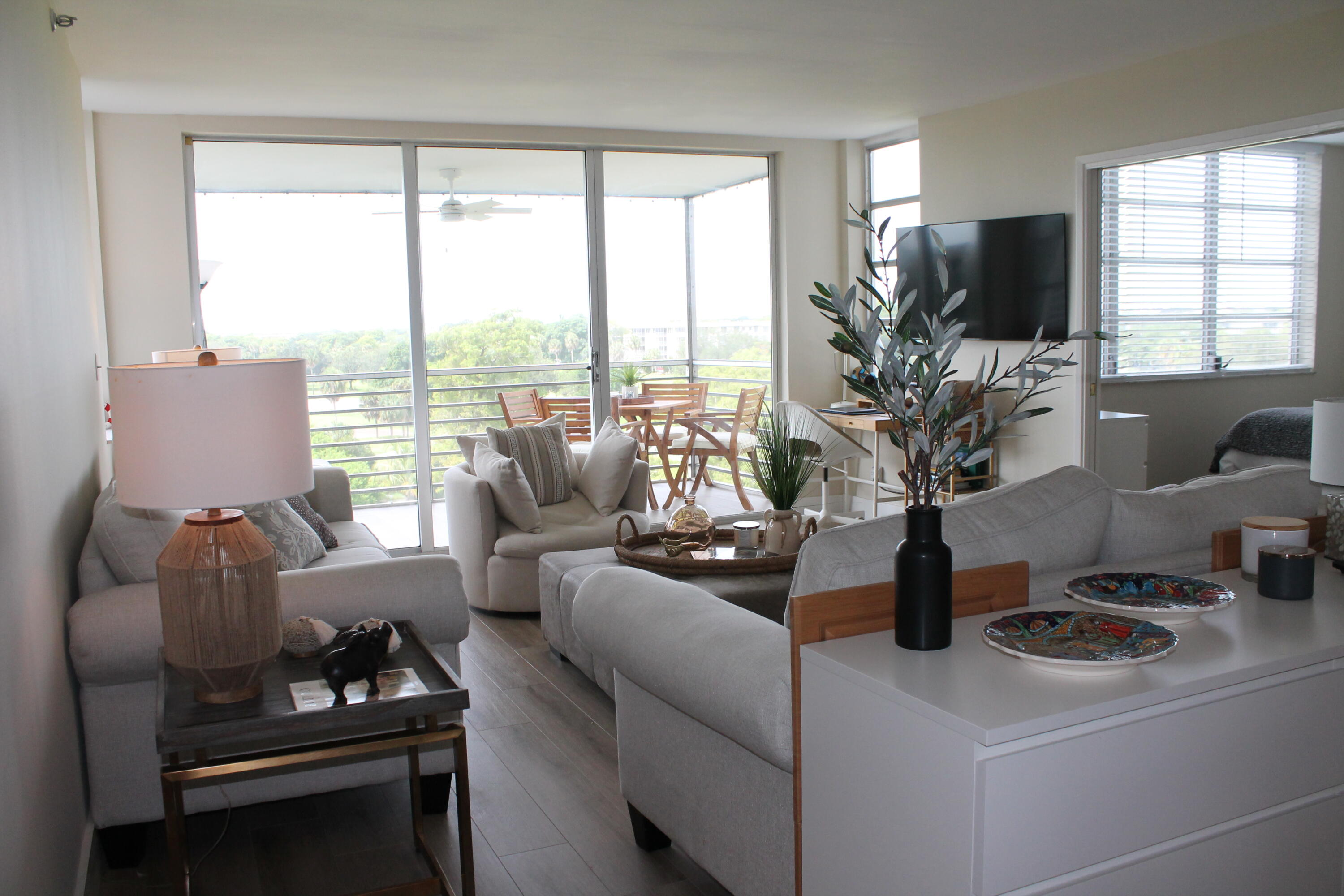 NO 113 PALM-AIRE COUNTRY CLUB - Residential Lease