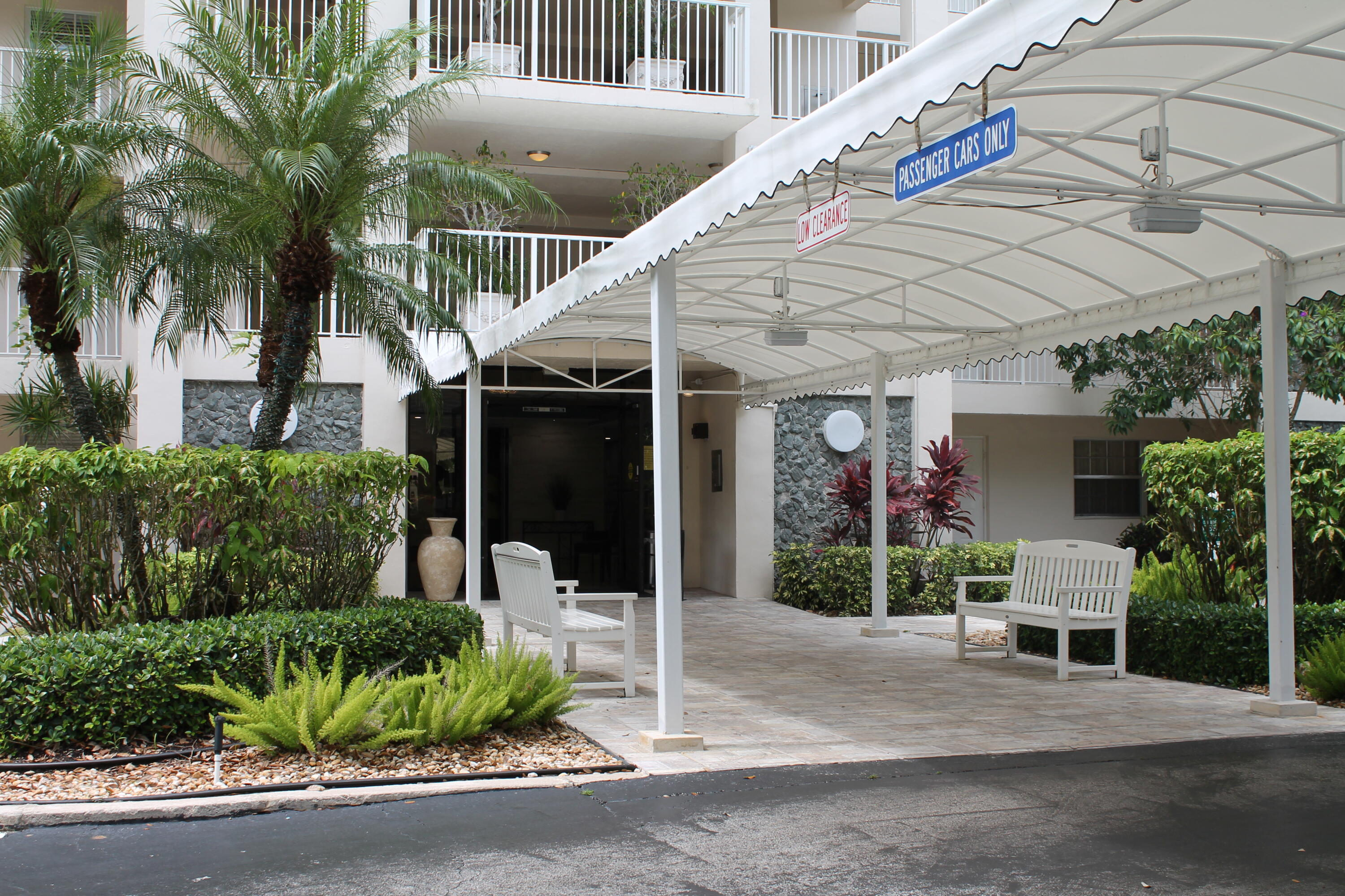 NO 113 PALM-AIRE COUNTRY CLUB - Residential Lease