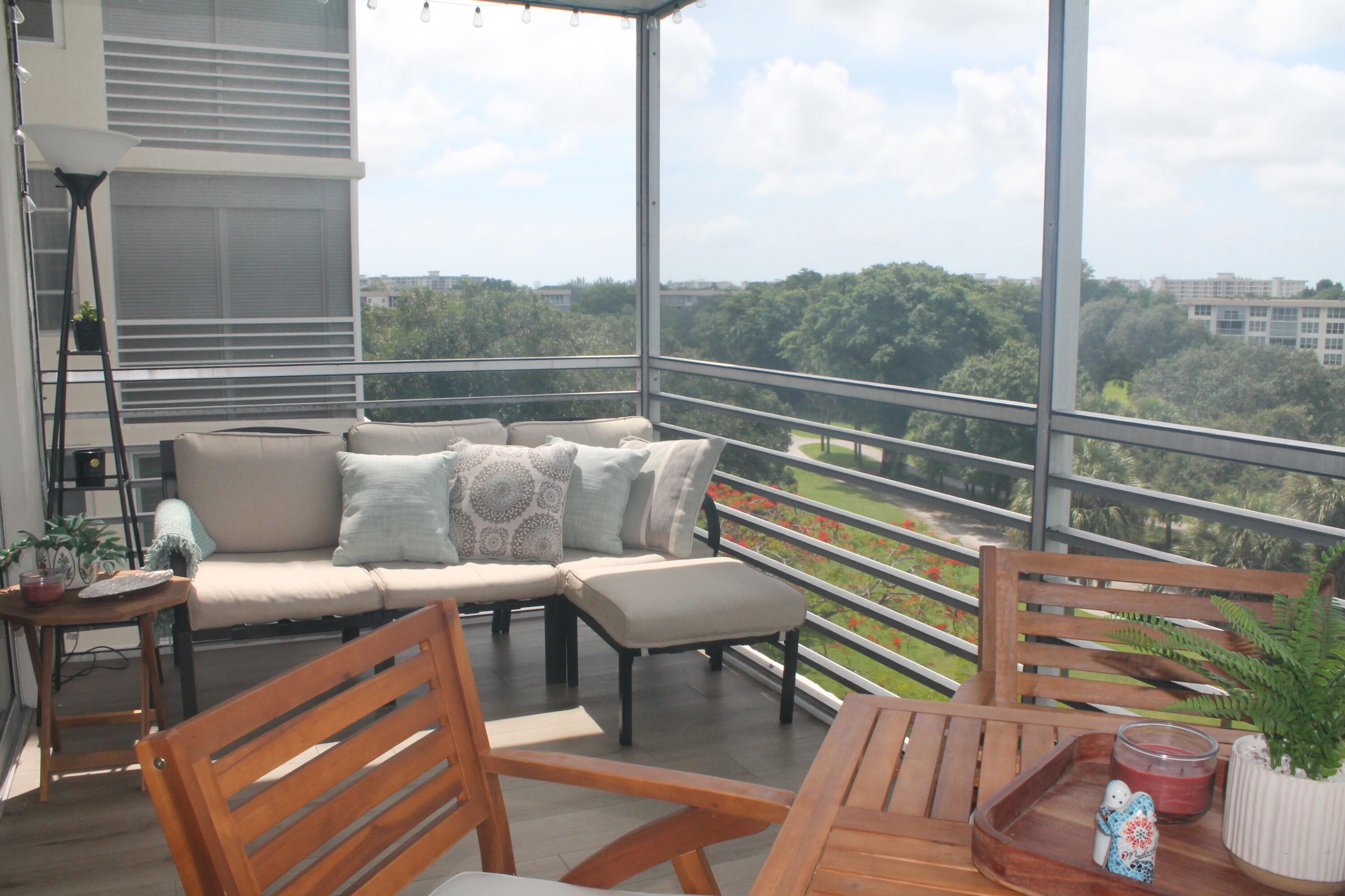 NO 113 PALM-AIRE COUNTRY CLUB - Residential Lease
