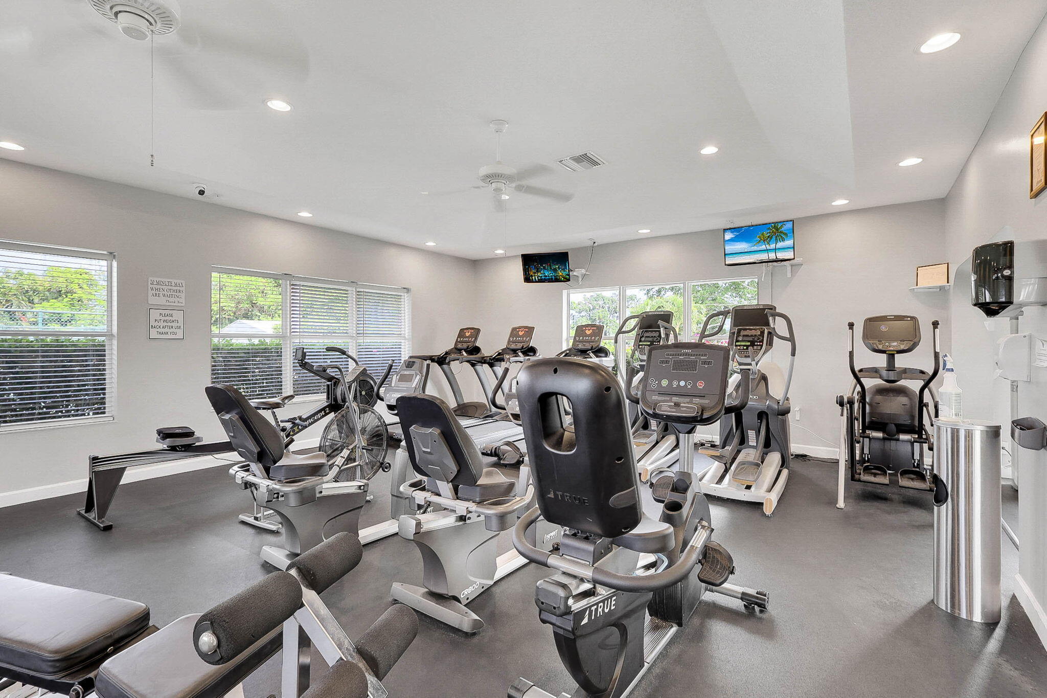 YACHT & COUNTRY CLUB OF STUART - Residential Lease