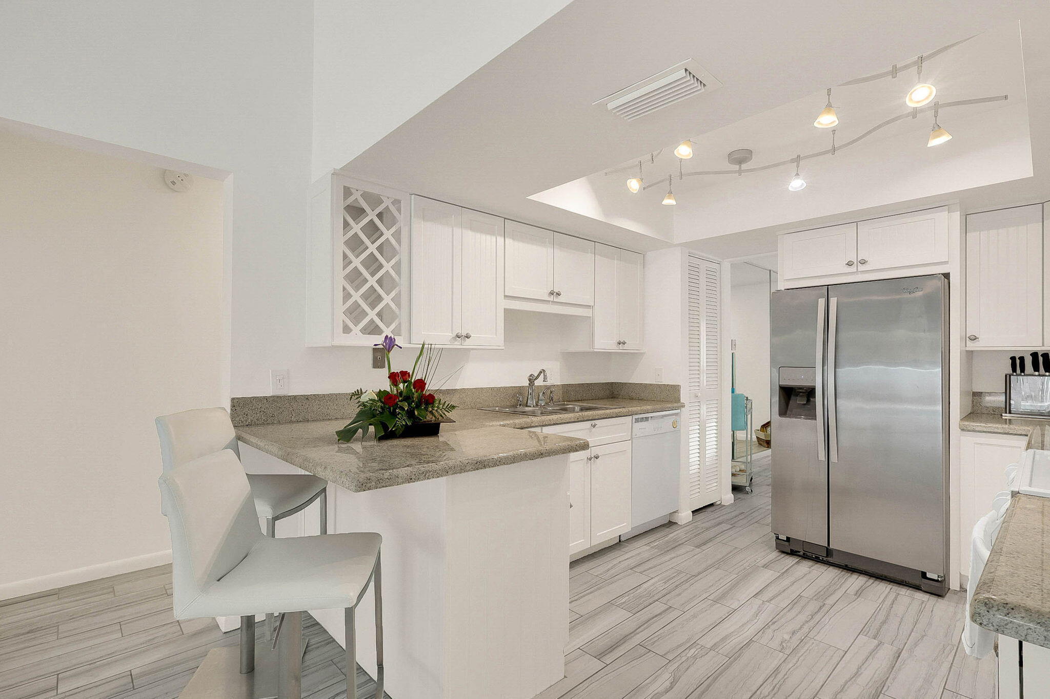 YACHT & COUNTRY CLUB OF STUART - Residential Lease