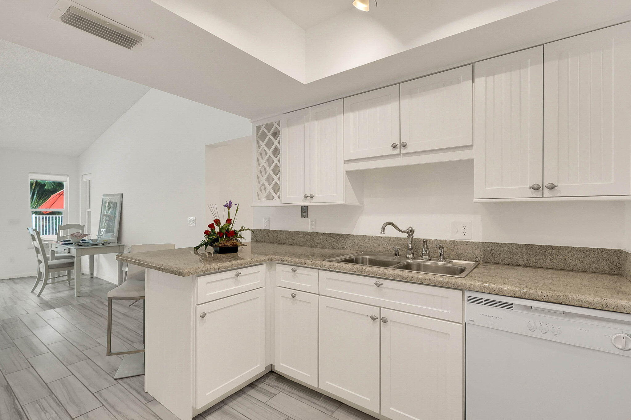 YACHT & COUNTRY CLUB OF STUART - Residential Lease