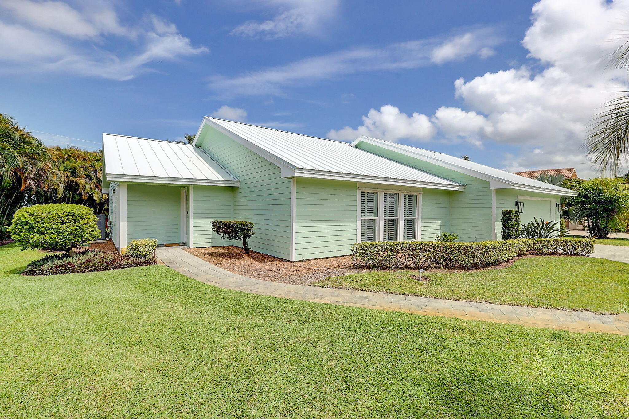 YACHT & COUNTRY CLUB OF STUART - Residential Lease