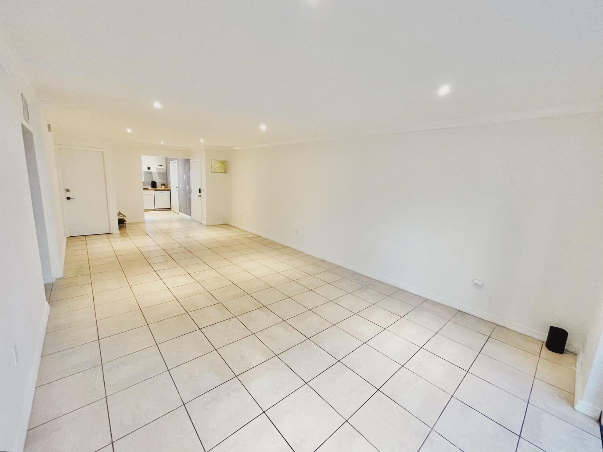 EL CASTELAY CONDO - Residential