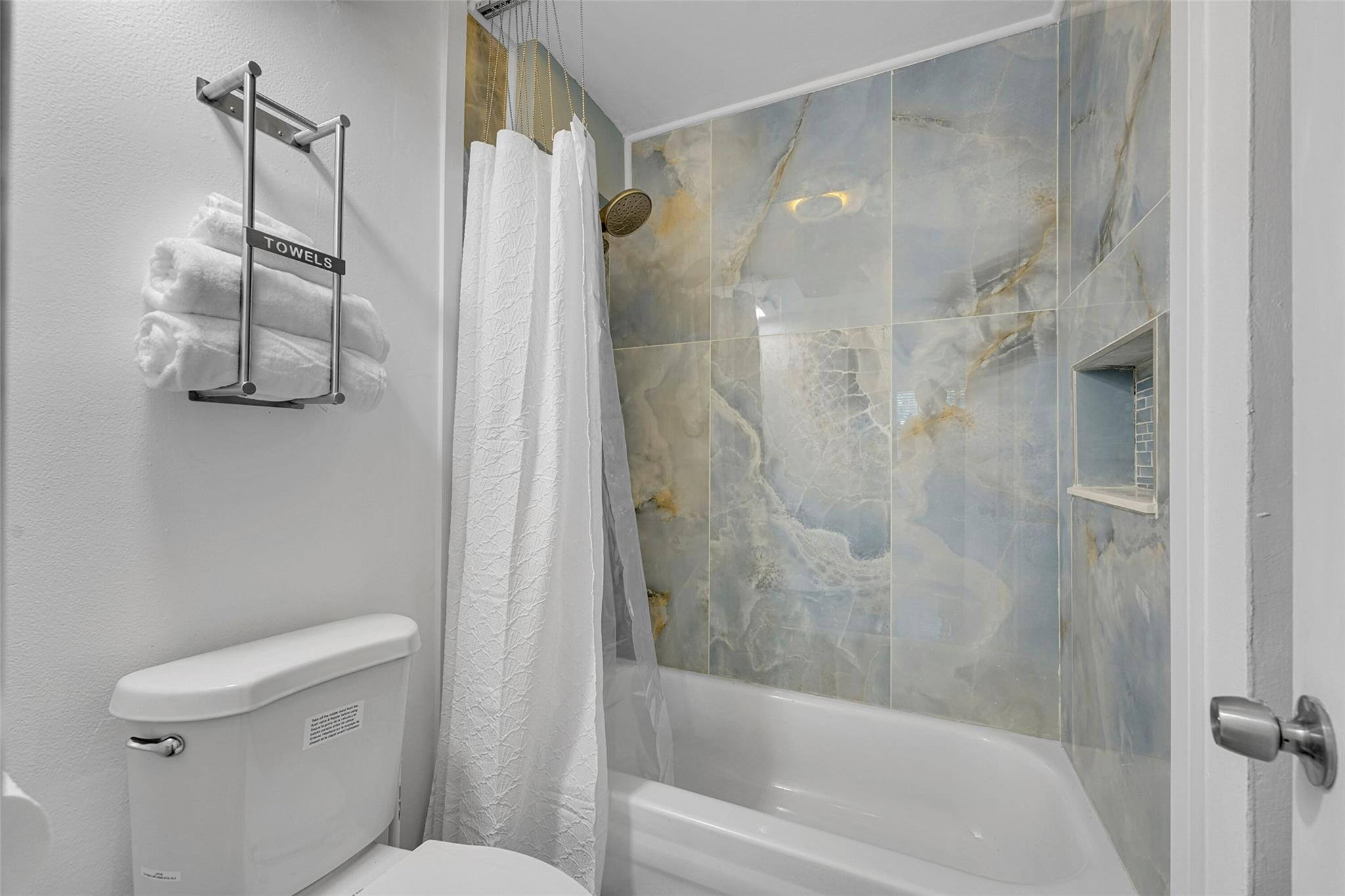 LIME BAY CONDOMINIUM 4 - Residential