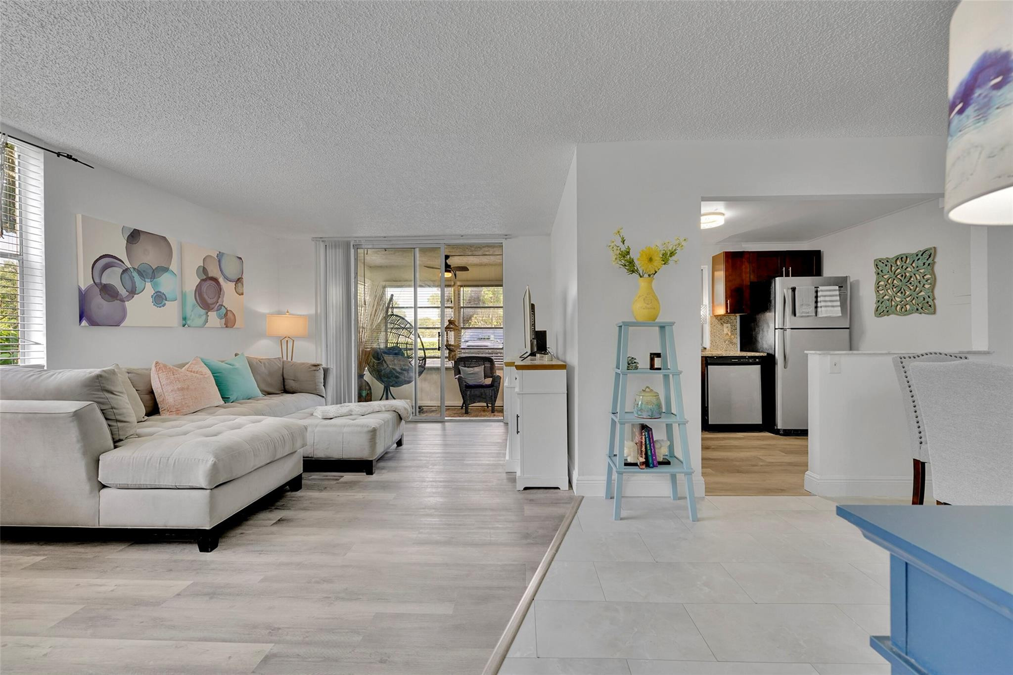 LIME BAY CONDOMINIUM 4 - Residential