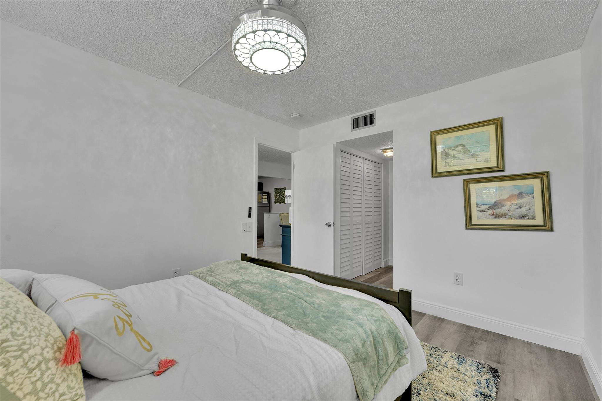 LIME BAY CONDOMINIUM 4 - Residential