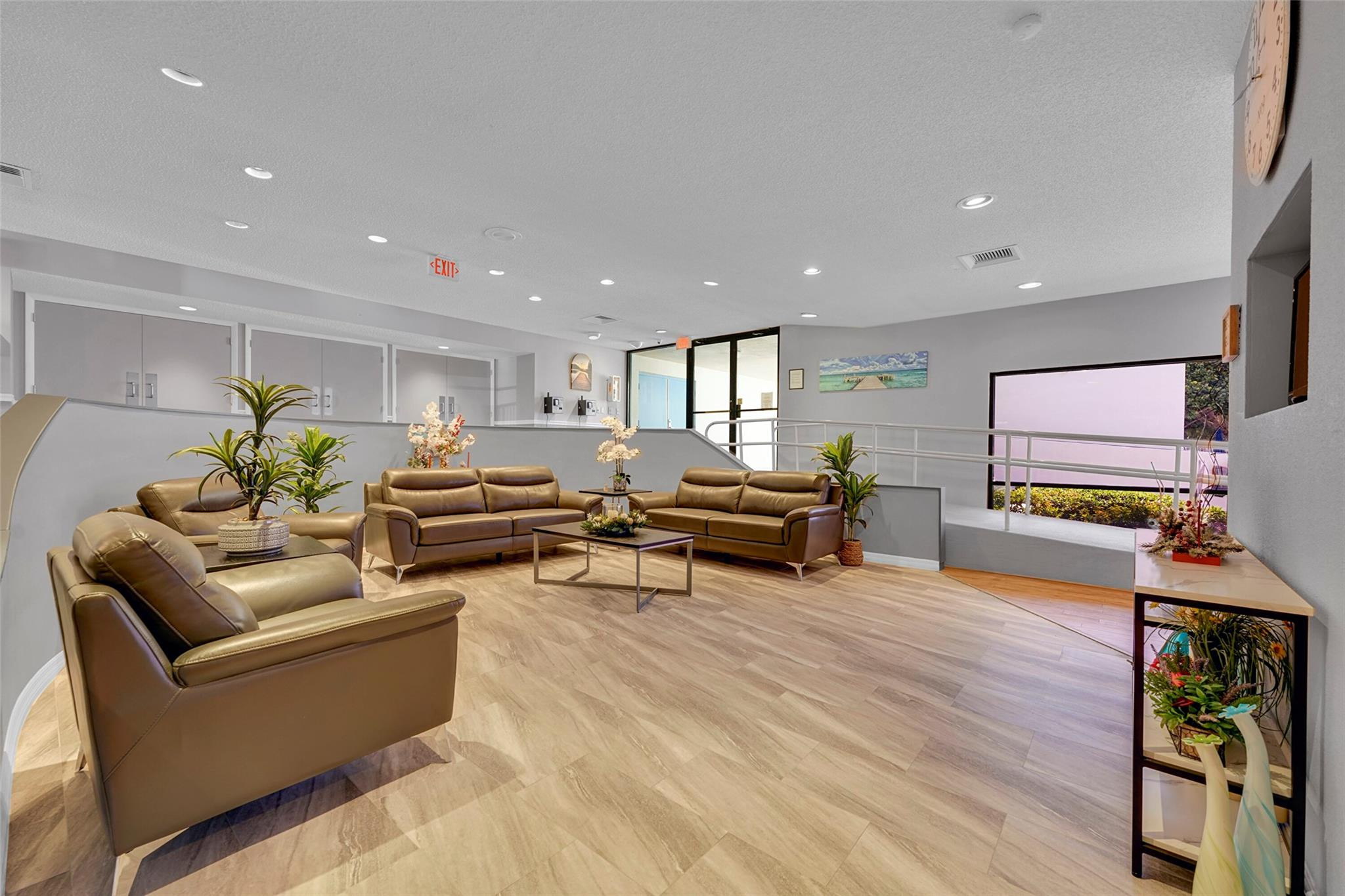LIME BAY CONDOMINIUM 4 - Residential