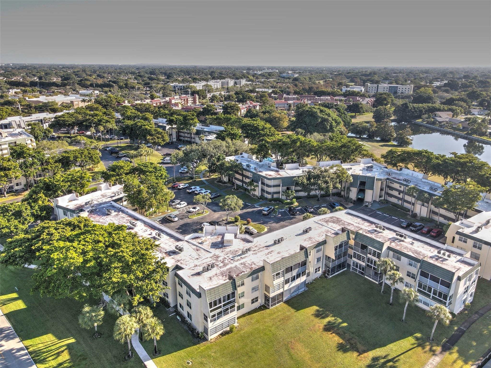 LIME BAY CONDOMINIUM 4 - Residential