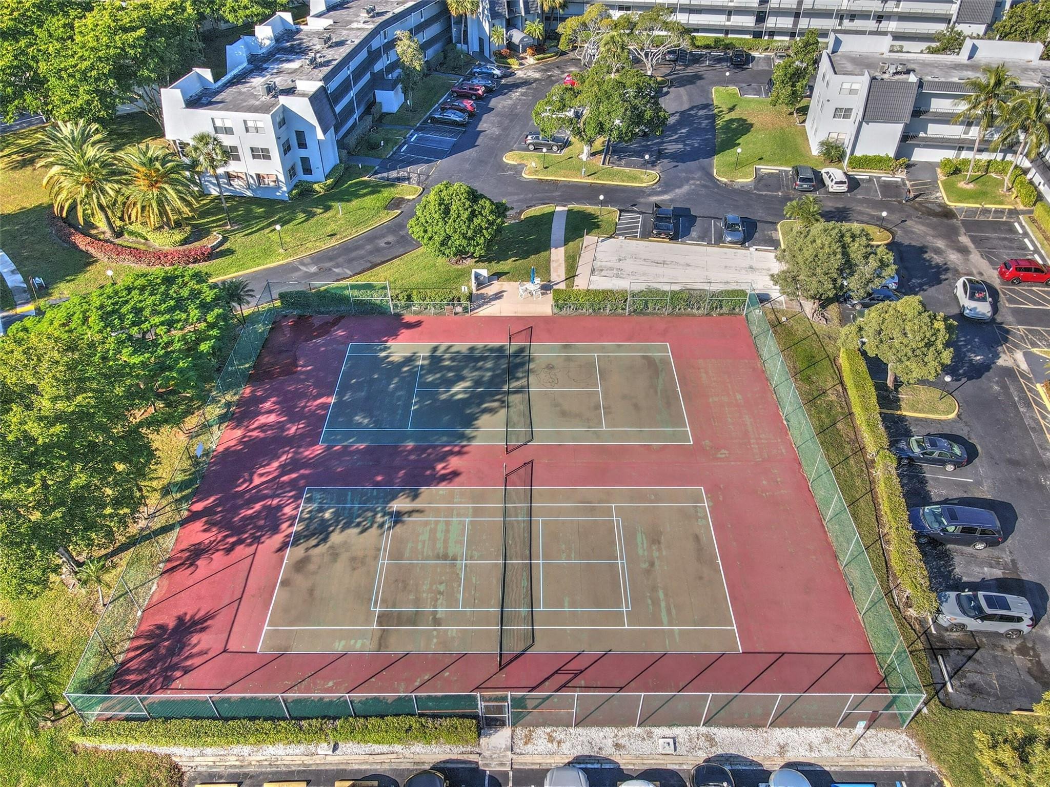 LIME BAY CONDOMINIUM 4 - Residential